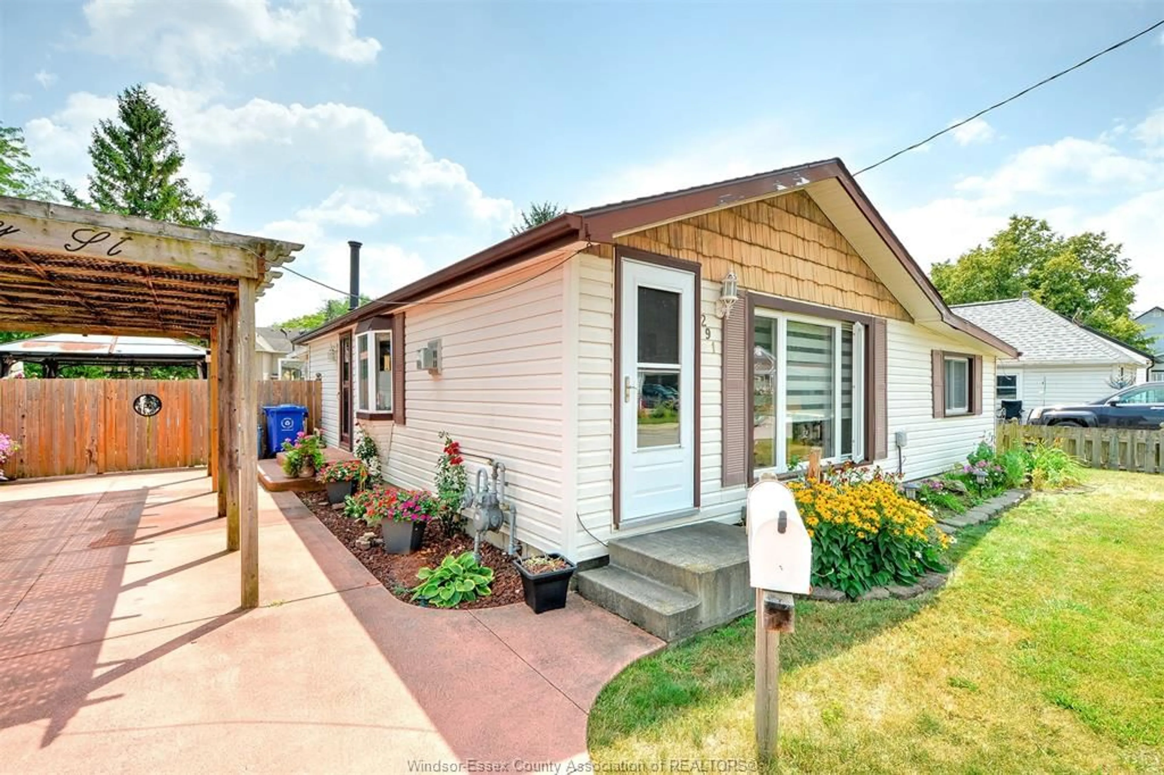 Unknown for 291 MURRAY, Amherstburg Ontario N9V 1K2