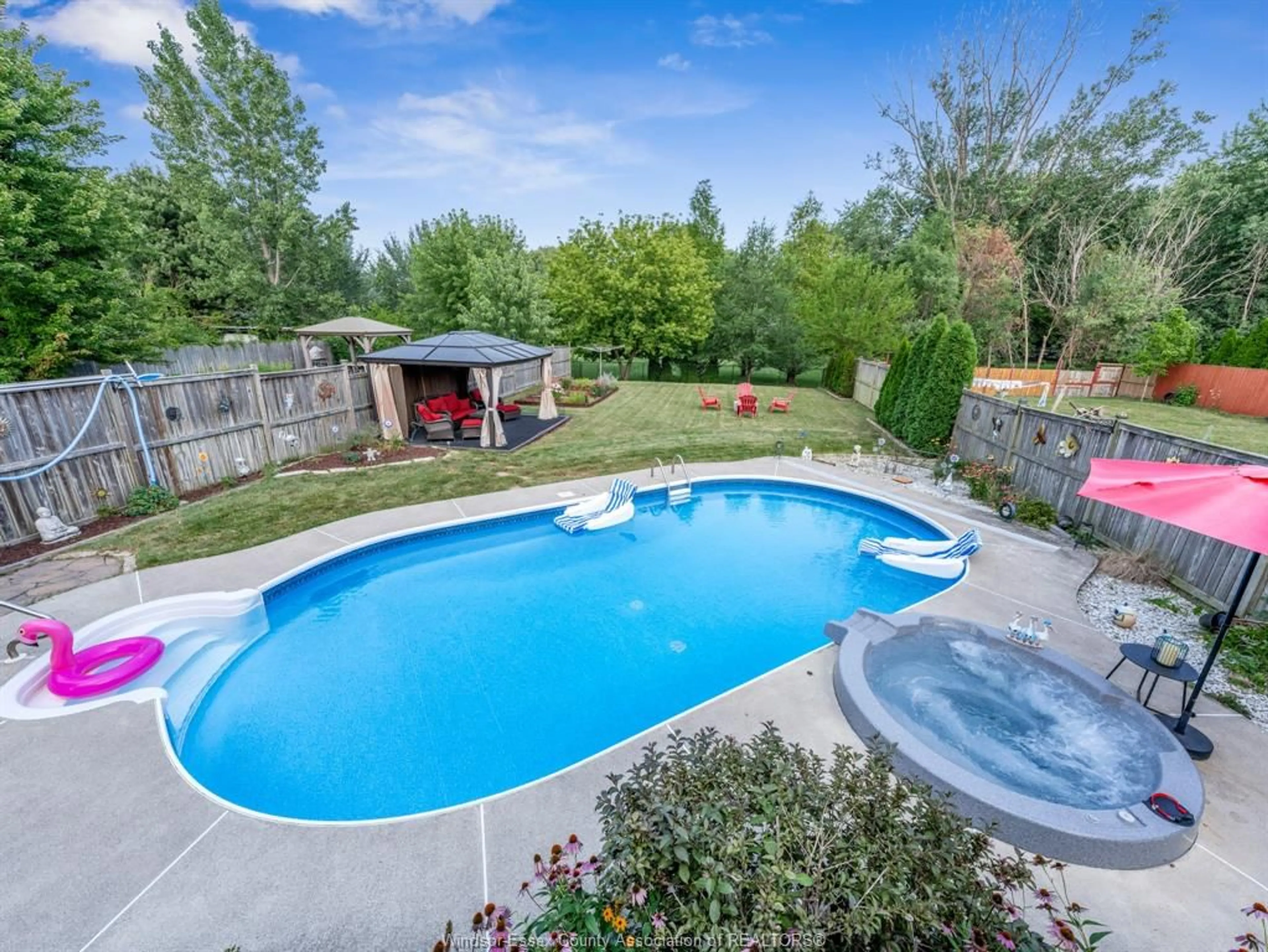 Pool for 952 BANWELL, Windsor Ontario N8P 1J2