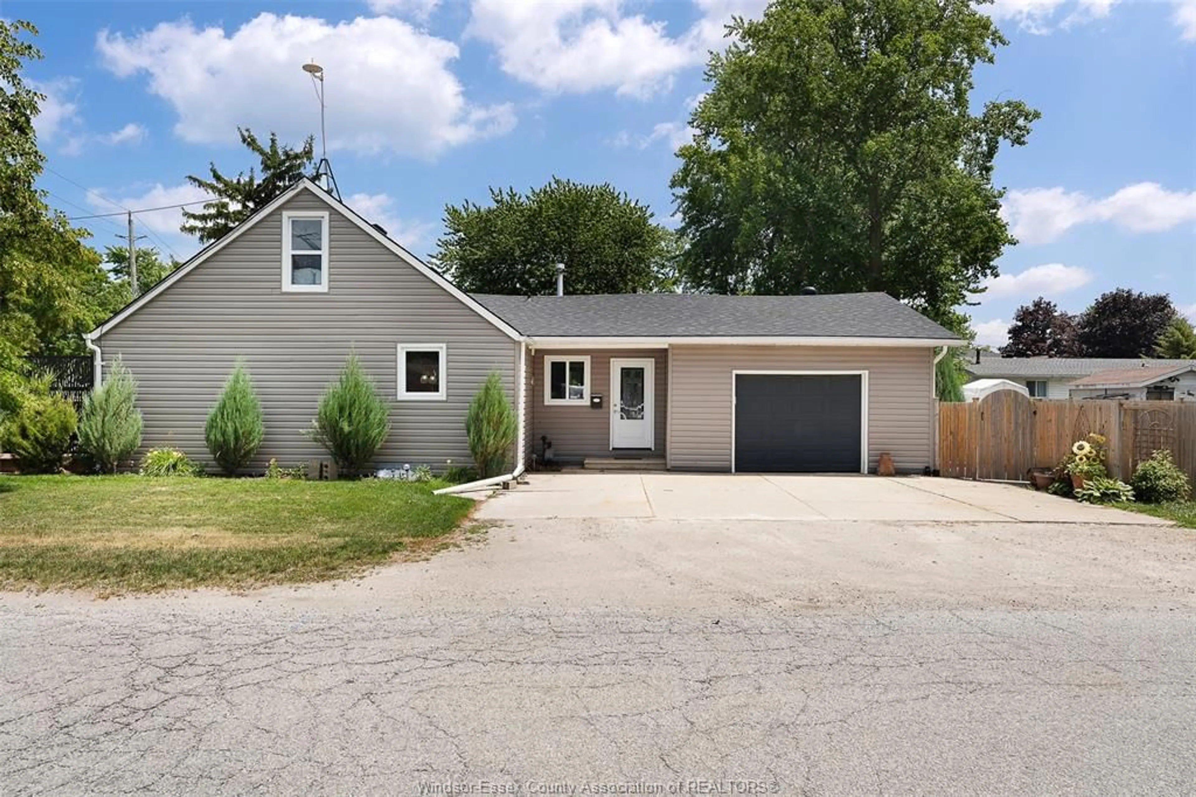 Home with vinyl exterior material, street for 430 BROADWAY St, Belle River Ontario N0R 1A0