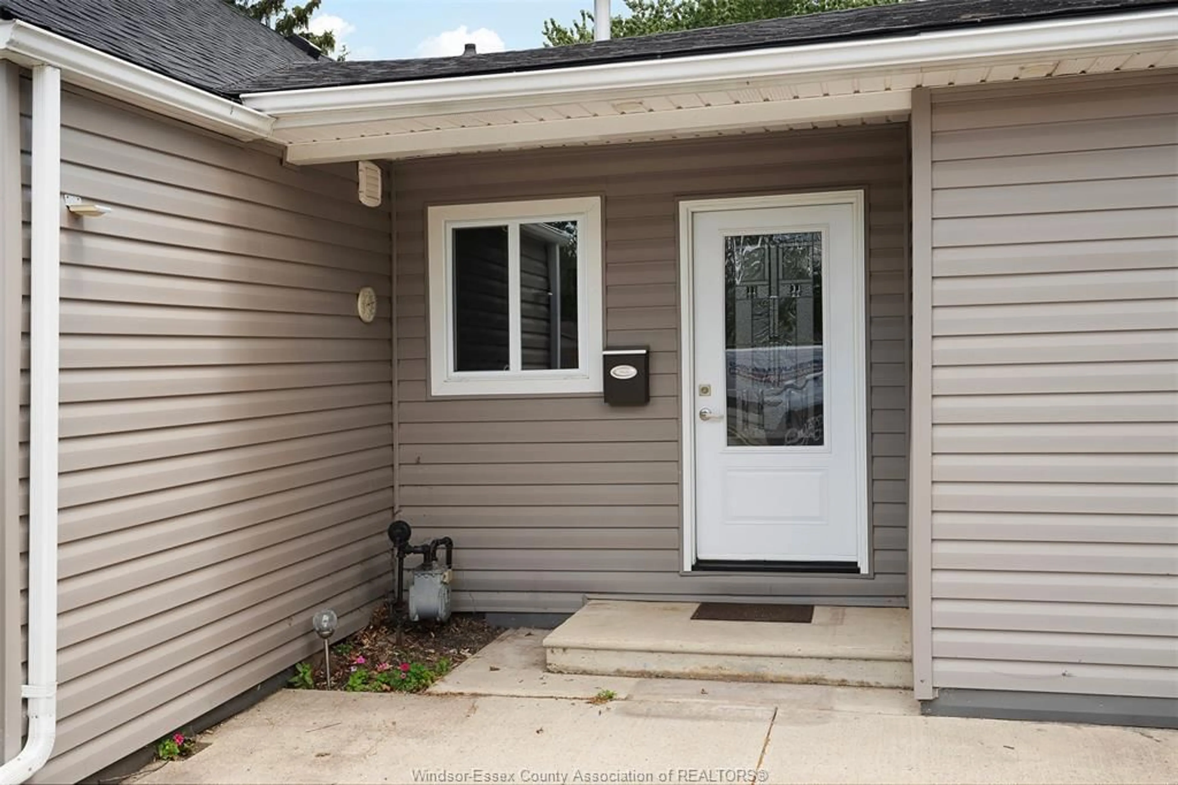Home with vinyl exterior material, street for 430 BROADWAY St, Belle River Ontario N0R 1A0