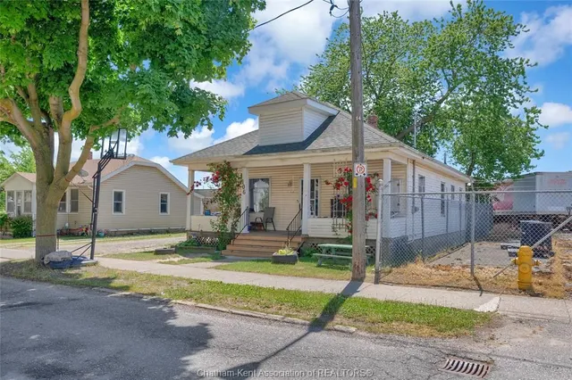 106 St. George St, Chatham 2