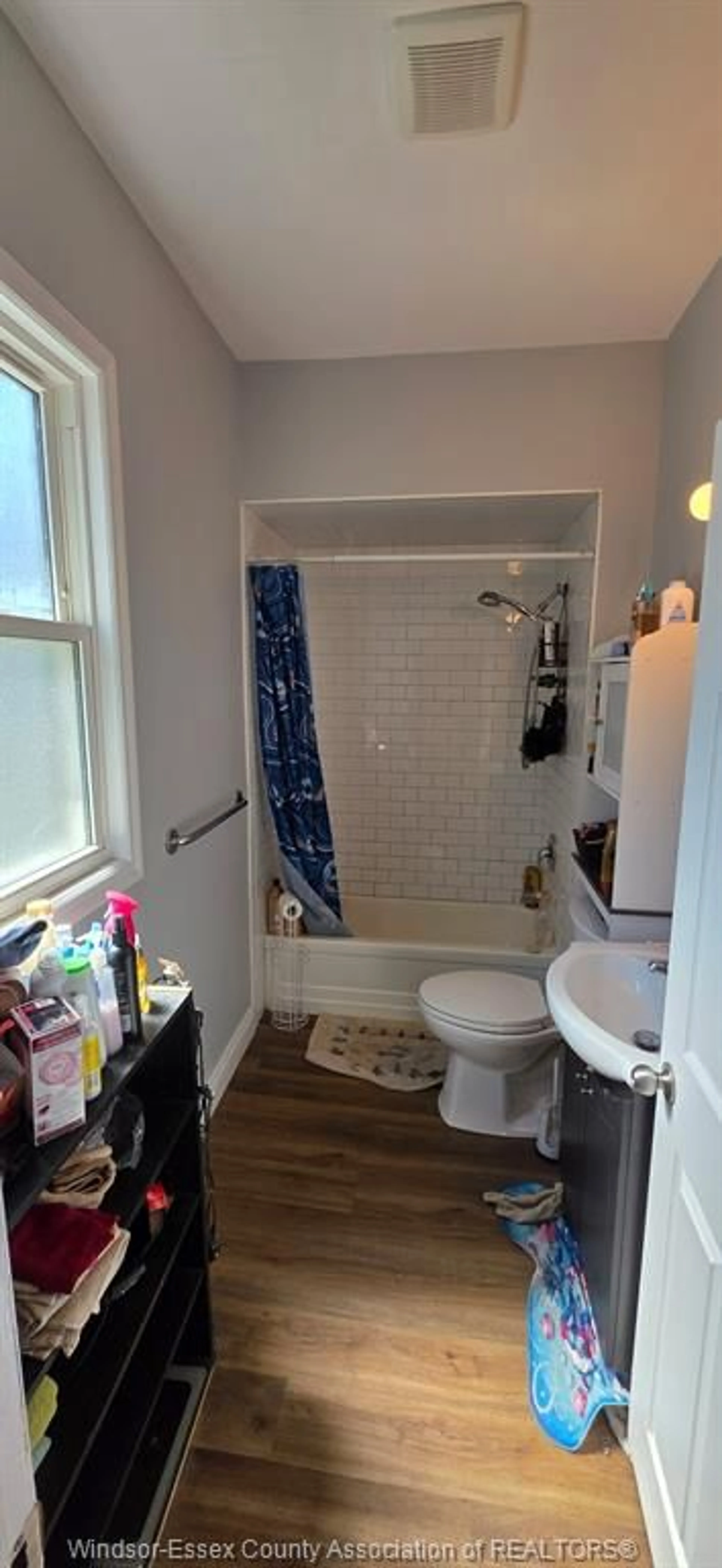 Standard bathroom, unknown for 1187 Lincoln Rd, Windsor Ontario N8Y 2H6