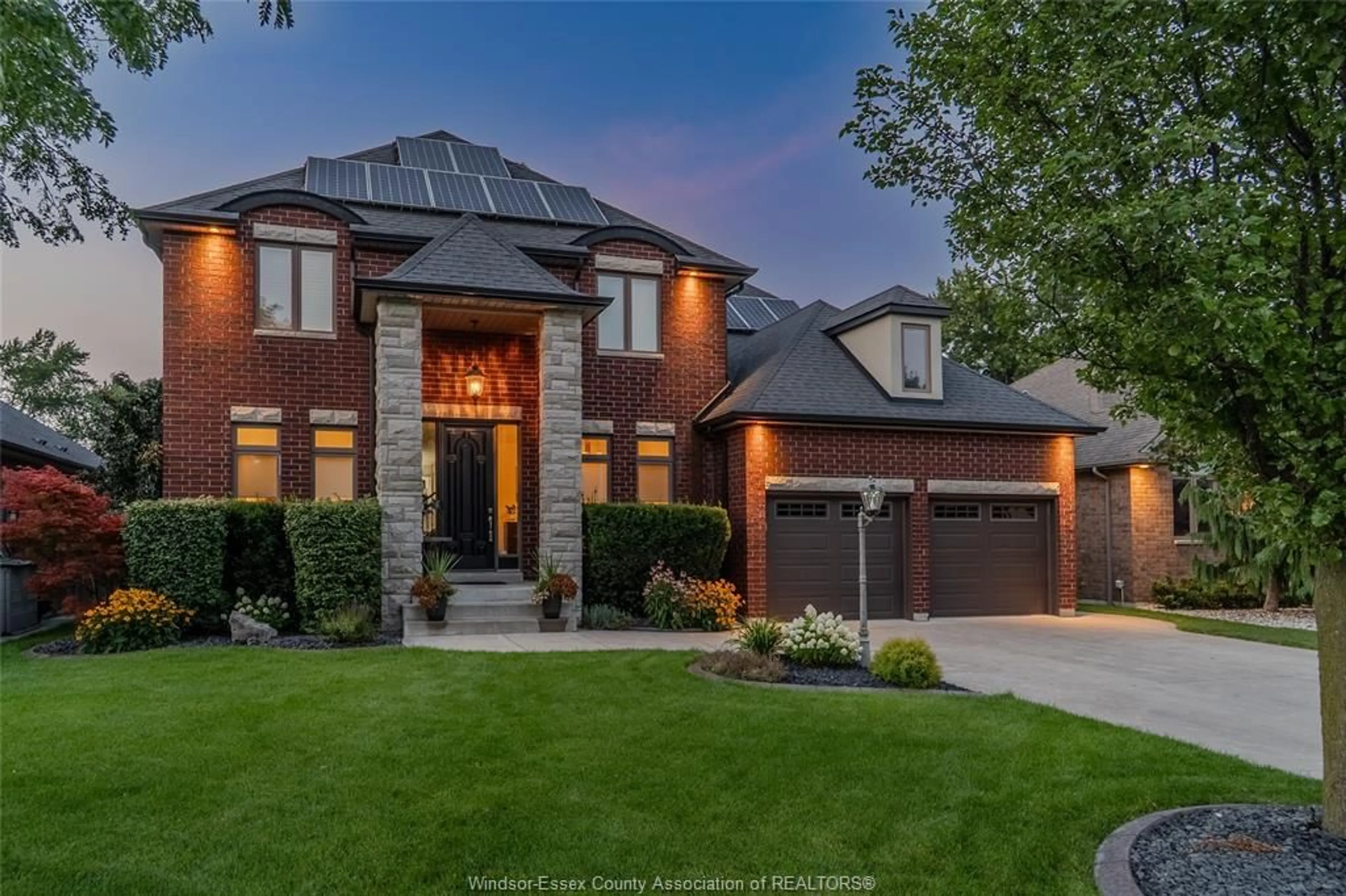 Home with brick exterior material, street for 425 Superior St, LaSalle Ontario N9J 3Z5