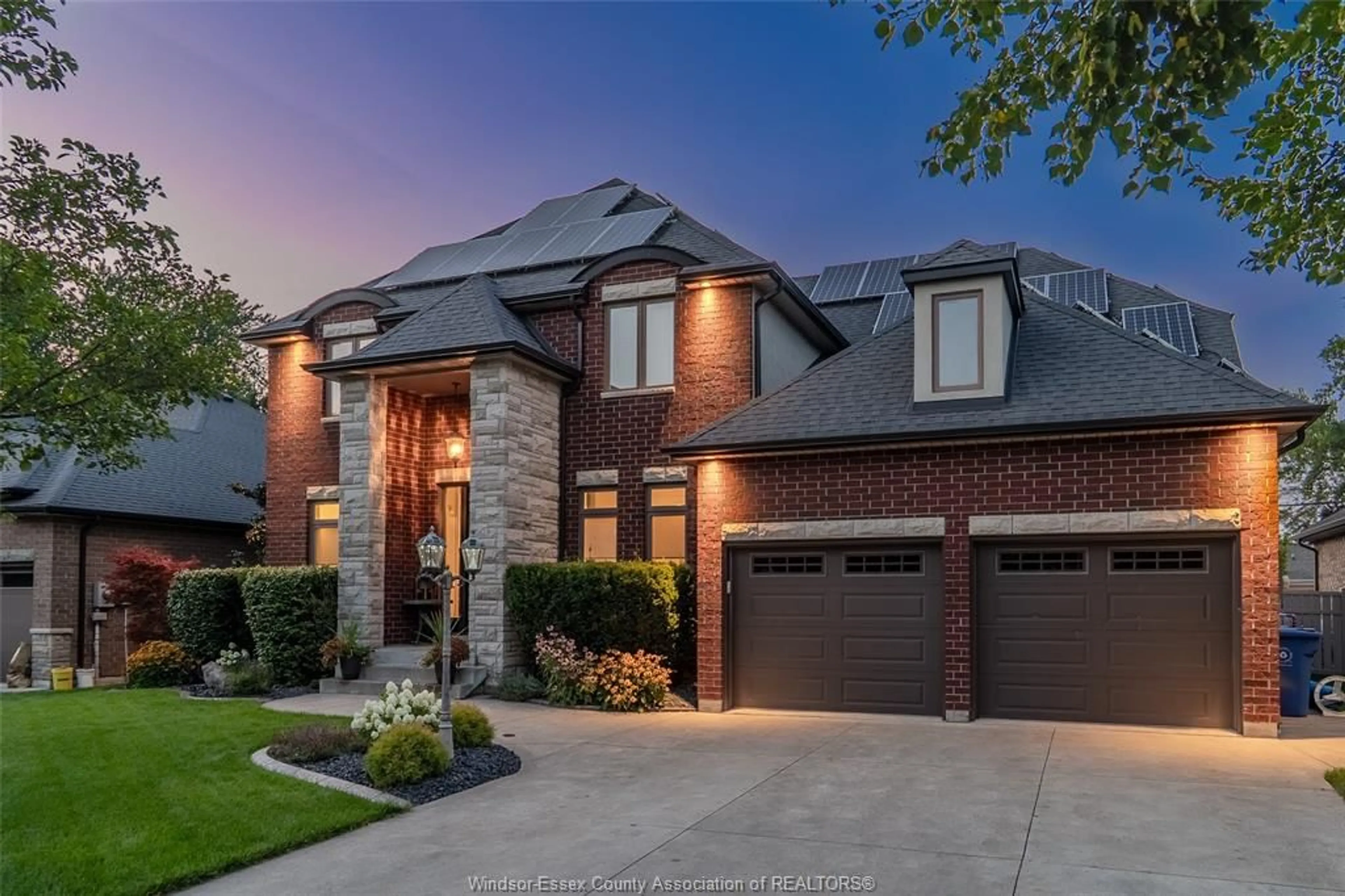Home with brick exterior material, street for 425 Superior St, LaSalle Ontario N9J 3Z5