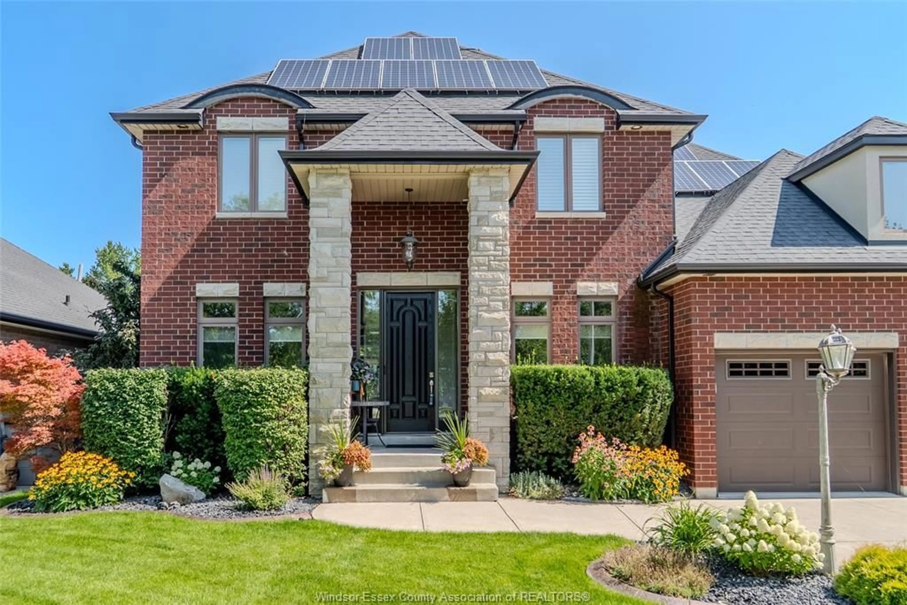 Home with brick exterior material, street for 425 Superior St, LaSalle Ontario N9J 3Z5