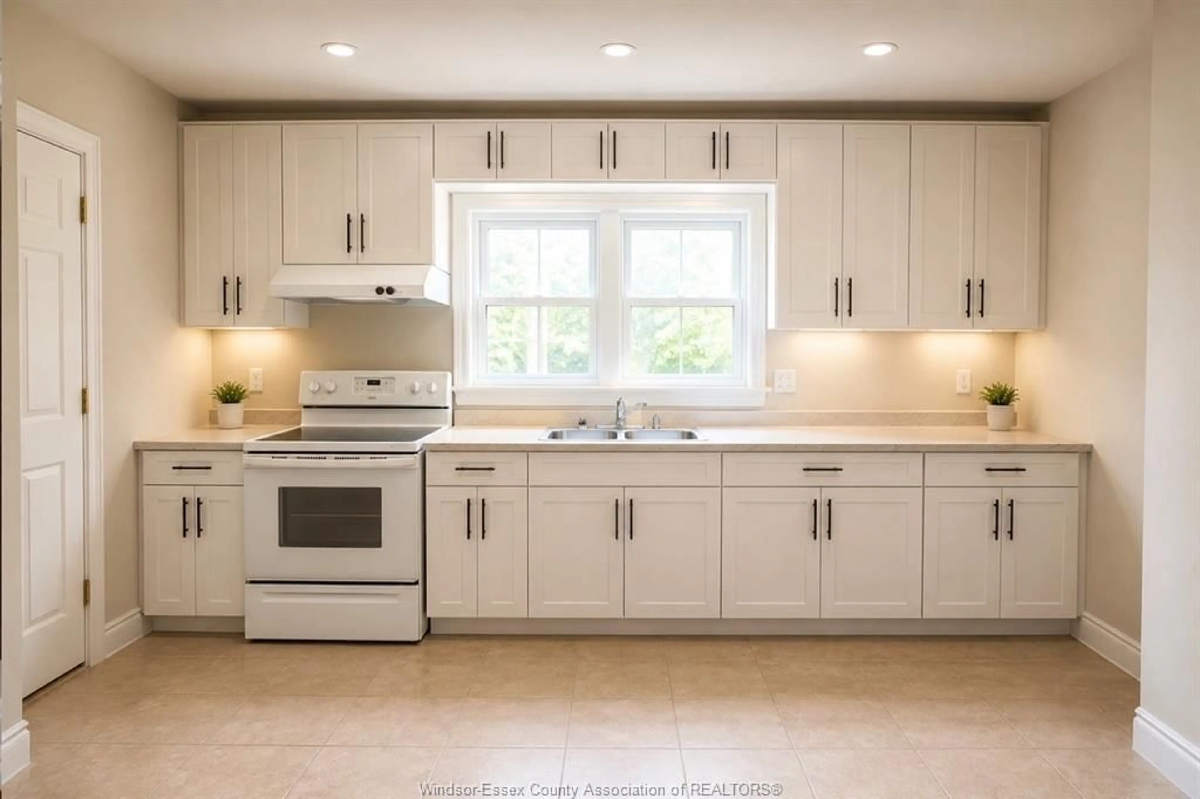 Open concept kitchen, ceramic/tile floor for 1430 DOUGALL, Windsor Ontario N8X 1R8