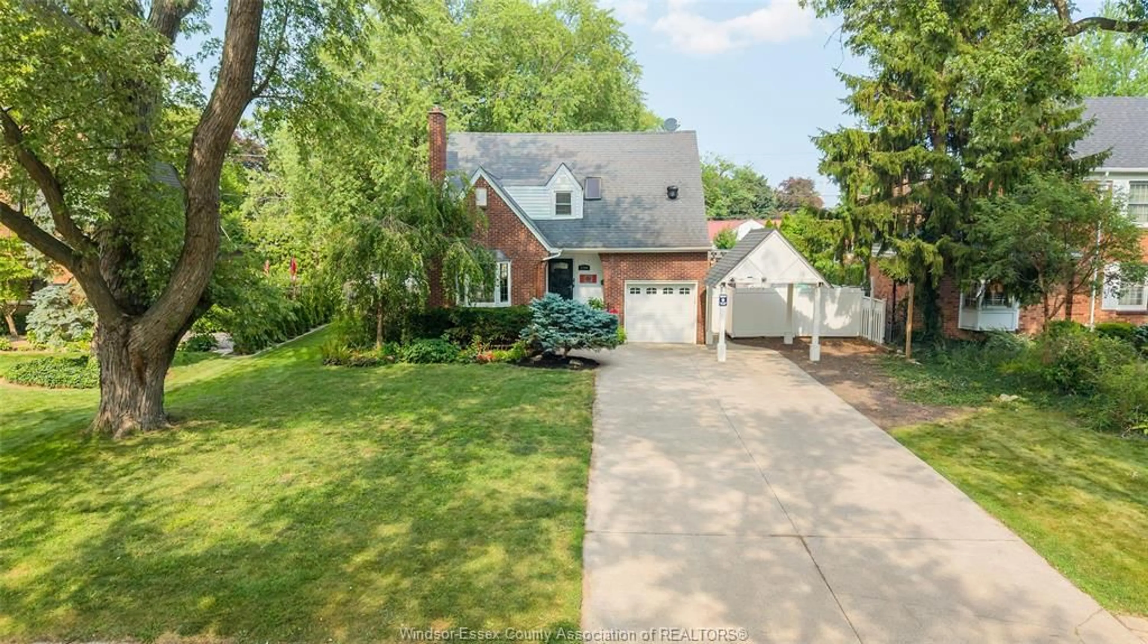 Home with brick exterior material, street for 2784 ALEXANDRA AVE, Windsor Ontario N9H 2J6