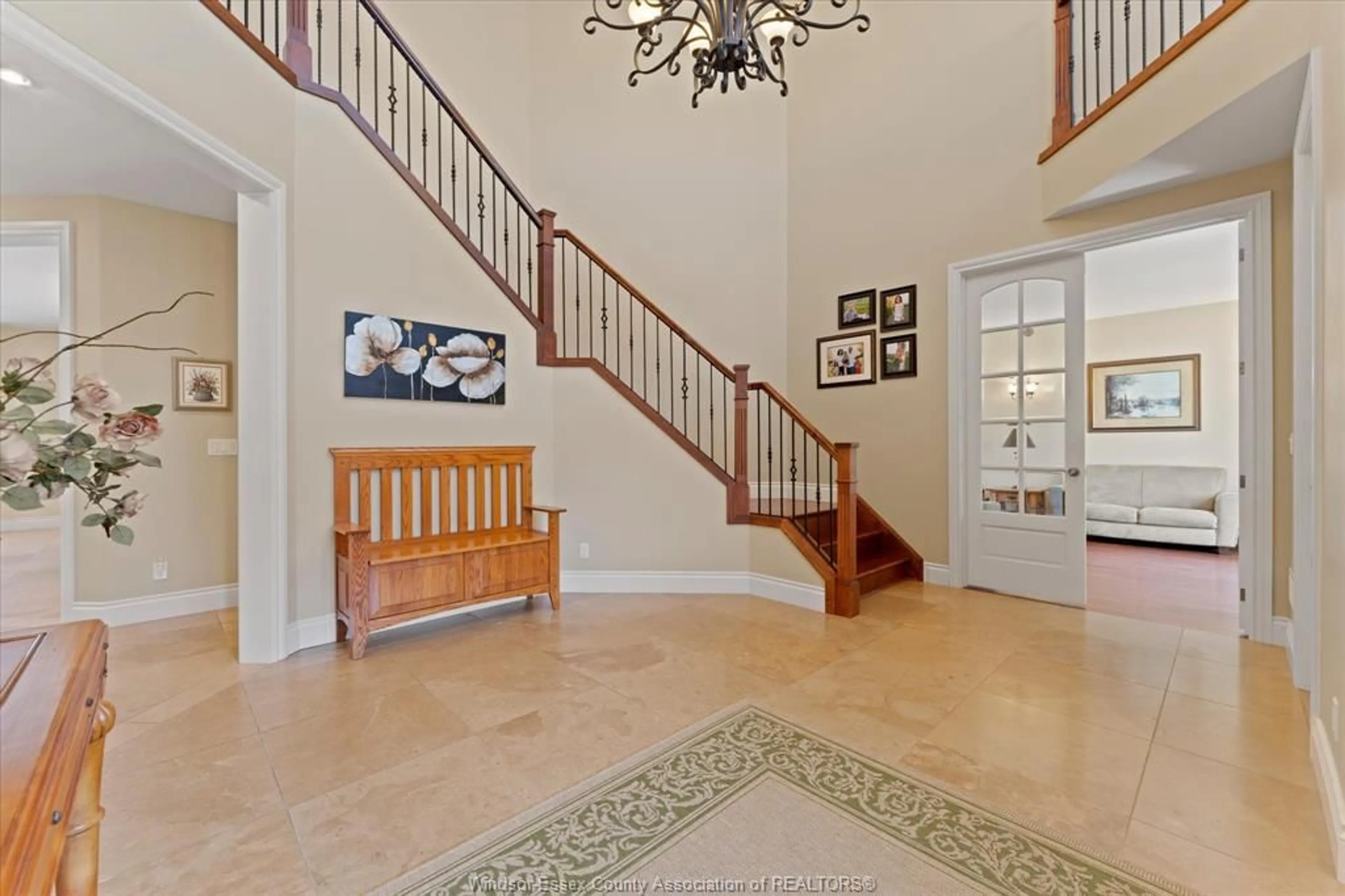 Indoor foyer for 1108 REGENCY Cres, Lakeshore Ontario N8L 0W6