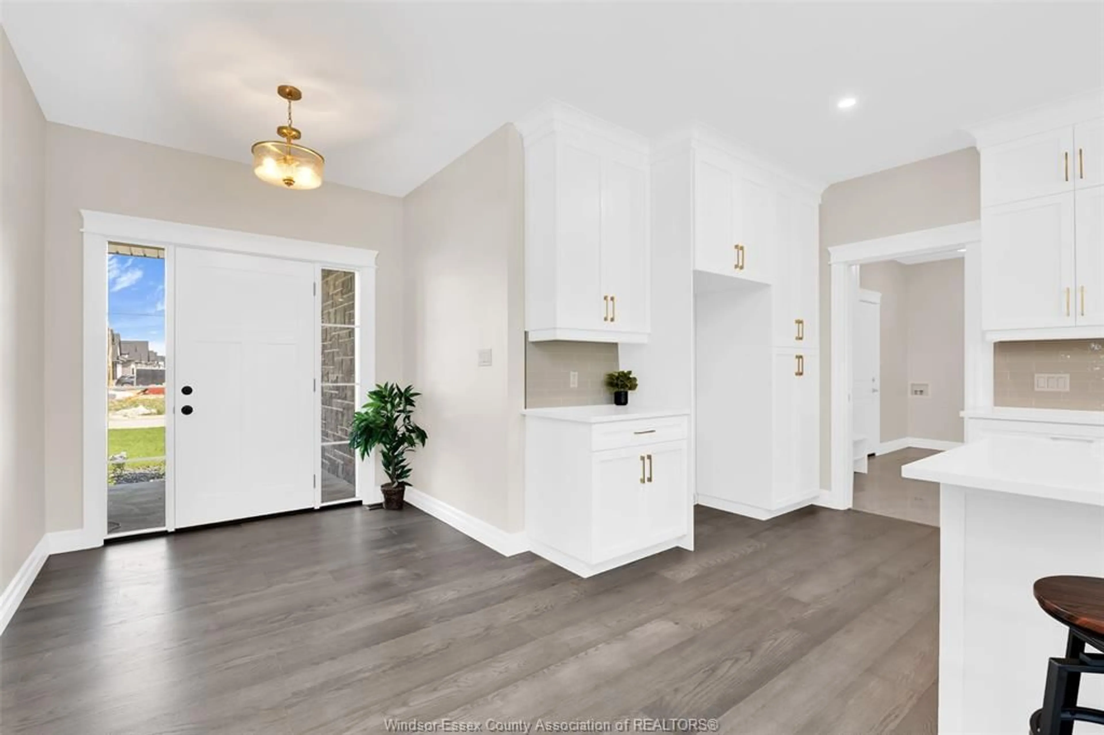 Indoor entryway for 302 BLAKE Ave, Belle River Ontario N0R 1A0