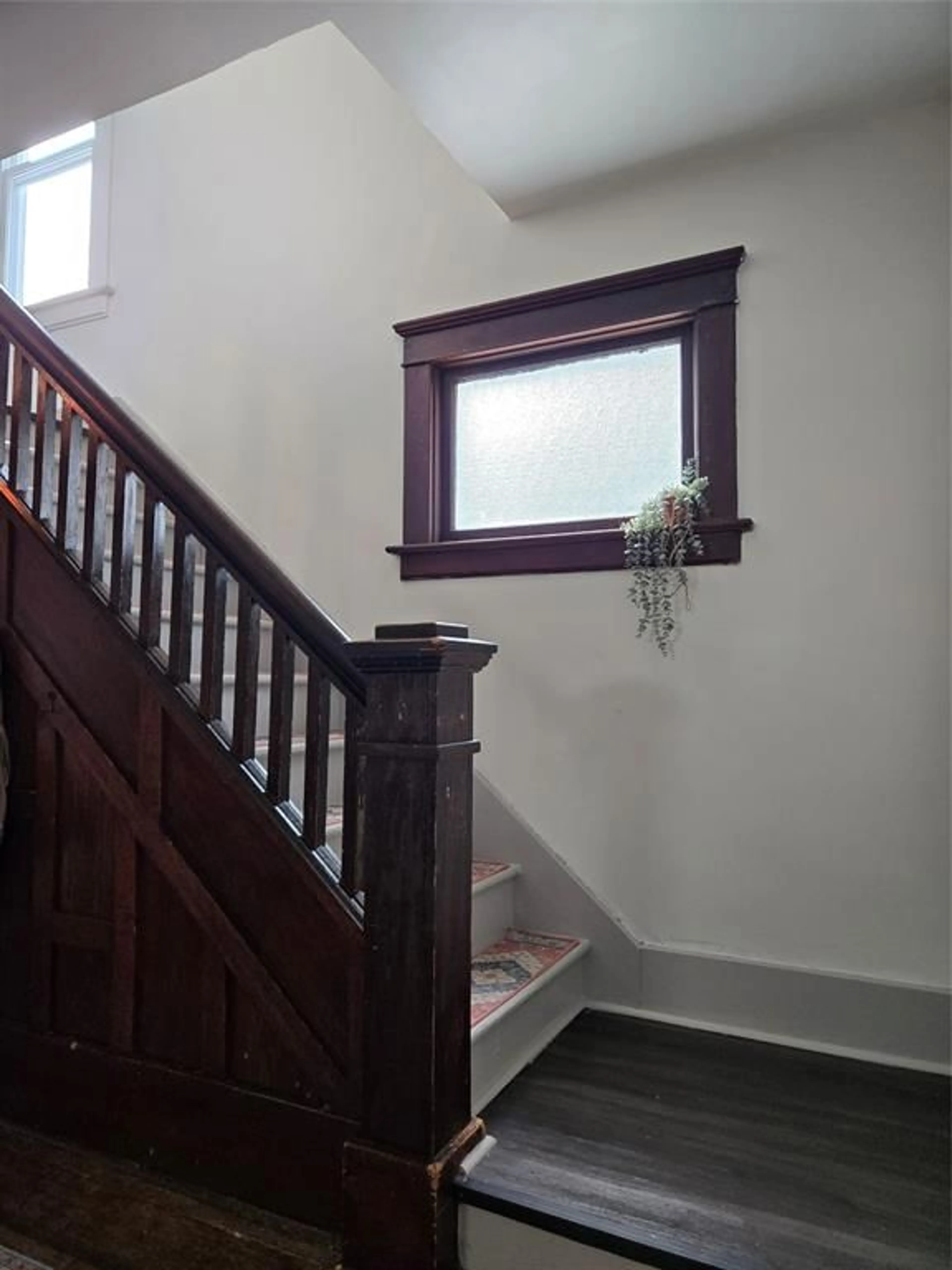 Stairs for 141 RICHARD St, Sarnia Ontario N7T 1S6