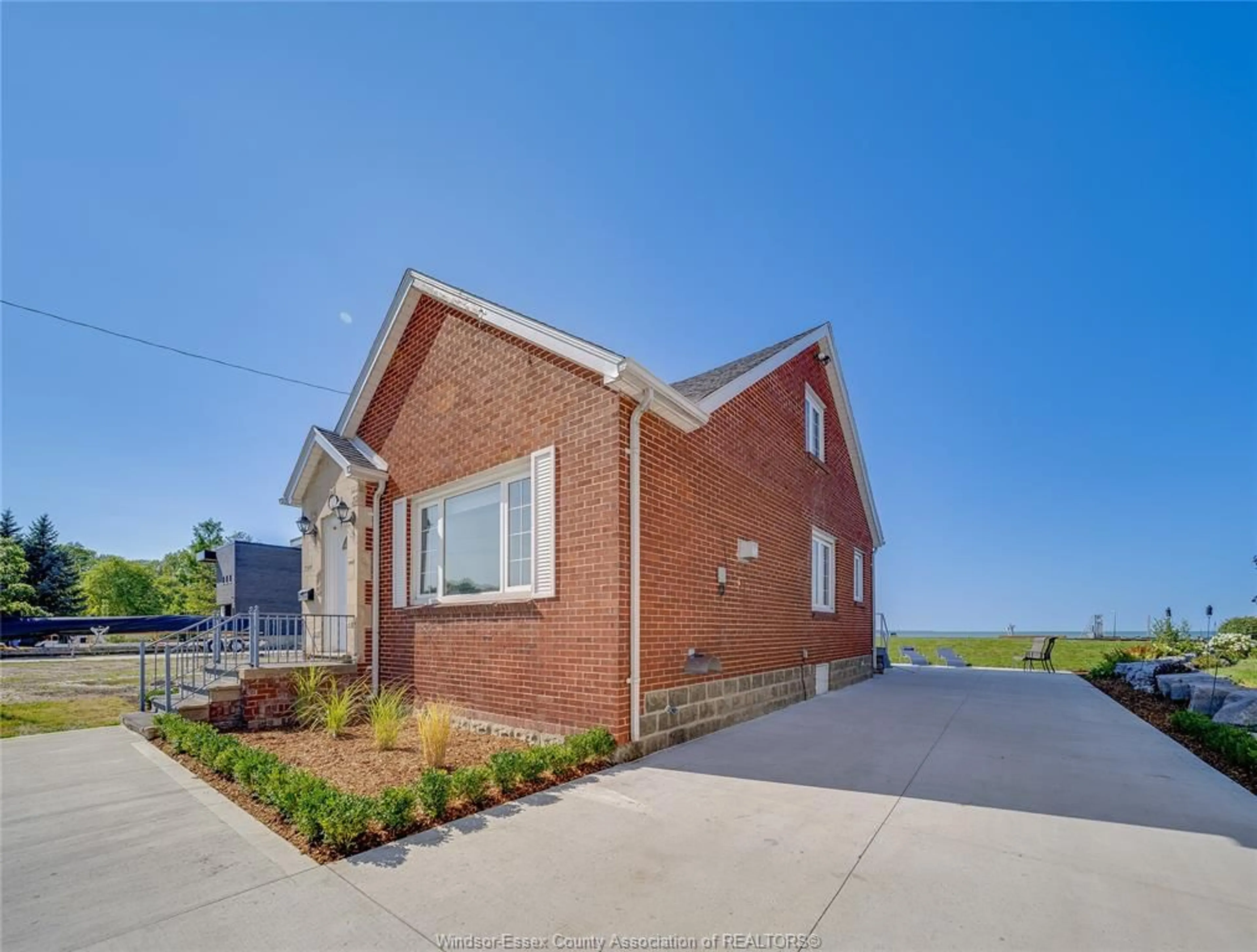 Home with brick exterior material, building for 13902 RIVERSIDE Dr, Tecumseh Ontario N8W 1B6