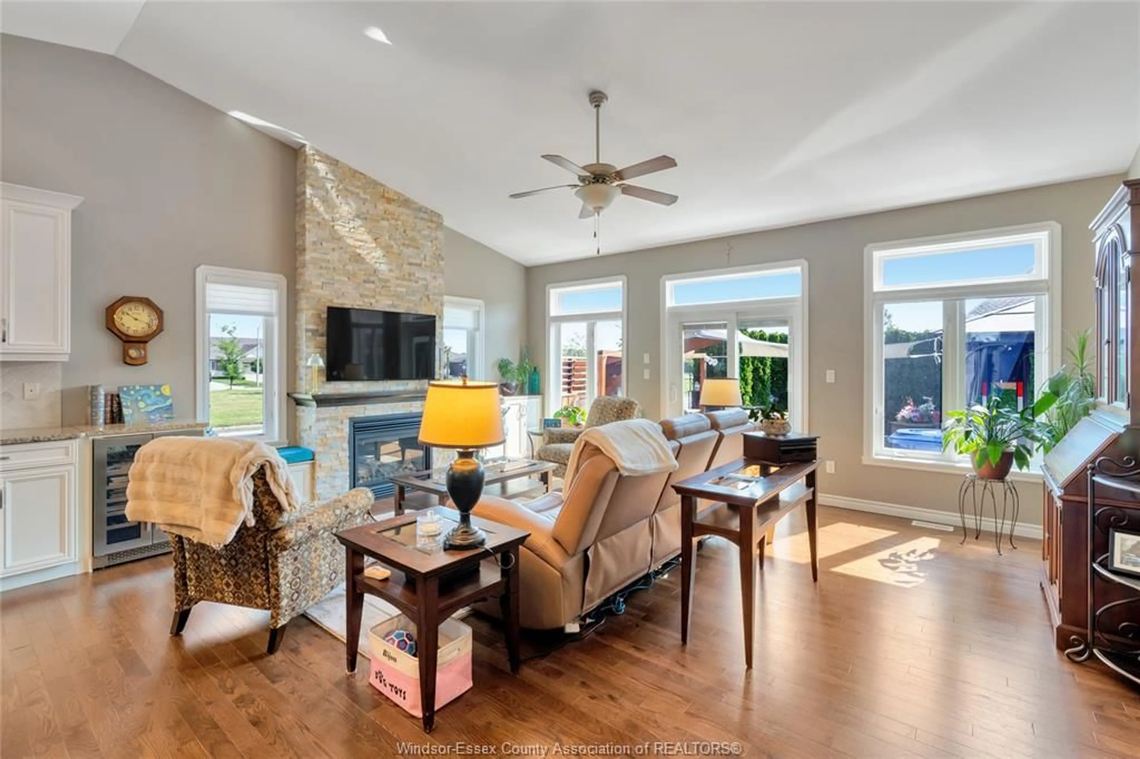 Living room with furniture, ceramic/tile floor for 1340 ASPENSHORE Ave, Windsor Ontario N8P 1Y4