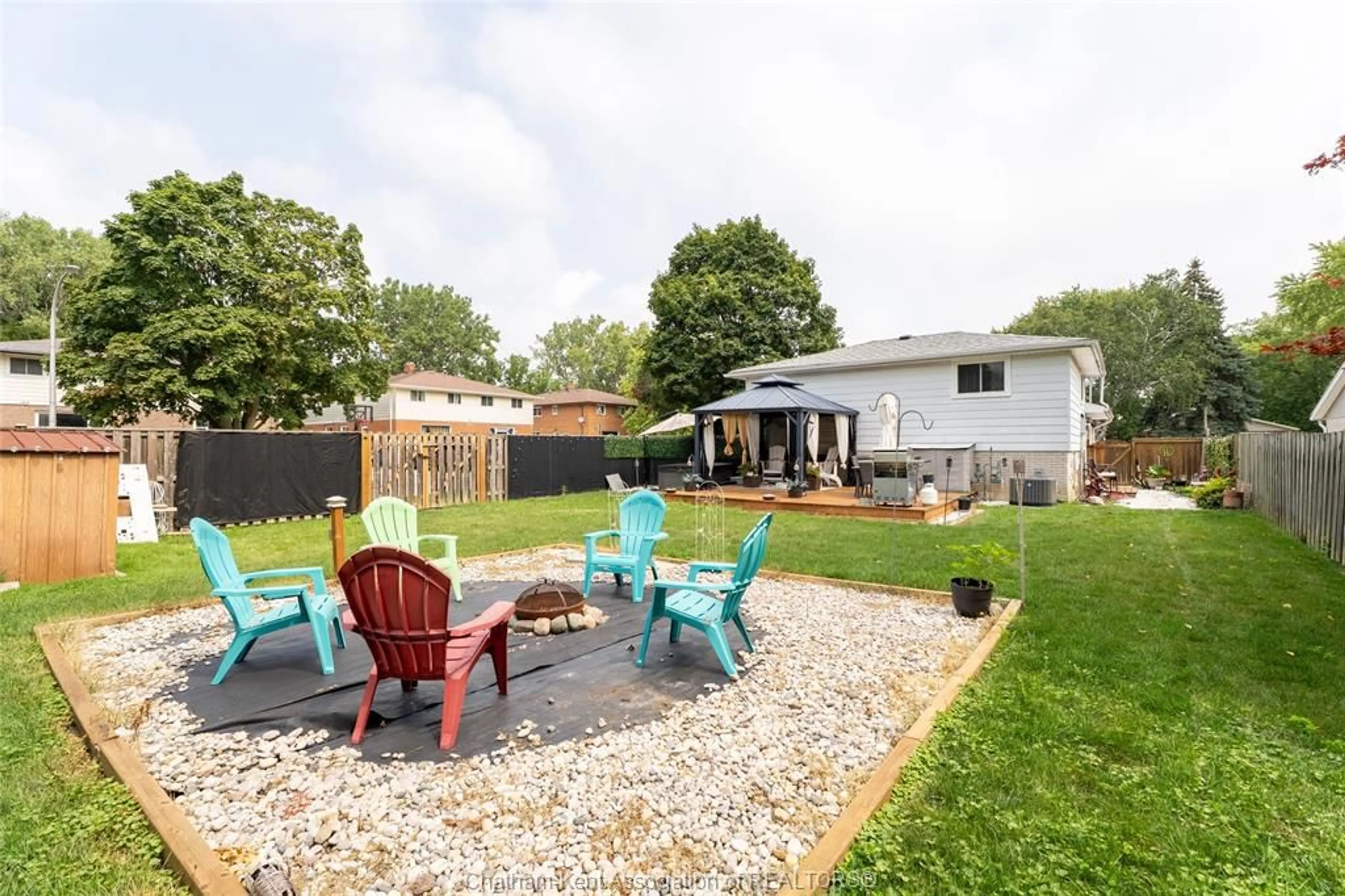 Patio, street for 86 Marion Ave, Chatham Ontario N7M 5N3