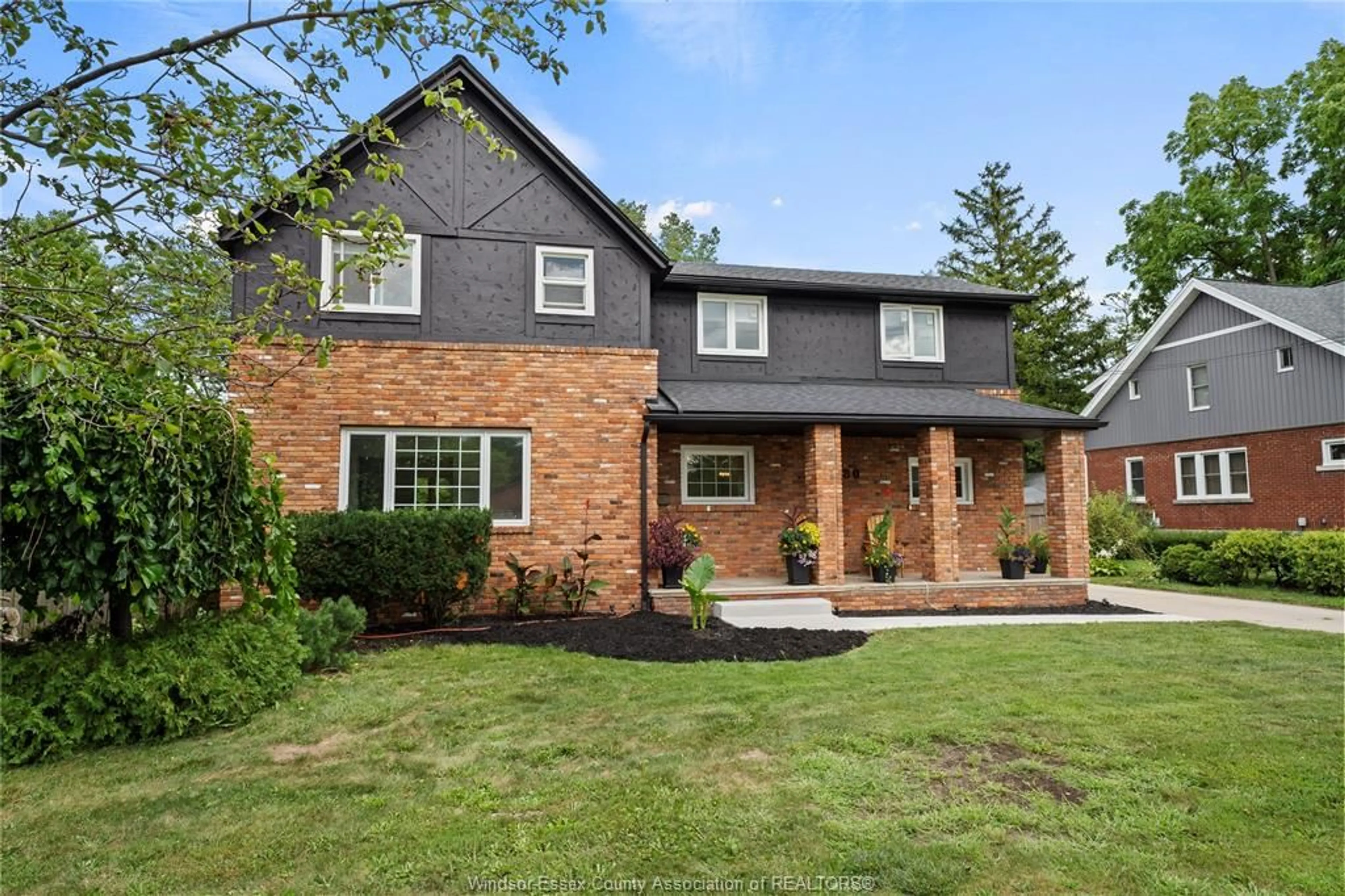 Home with brick exterior material, street for 4580 Howard Ave, Windsor Ontario N9G 1P4