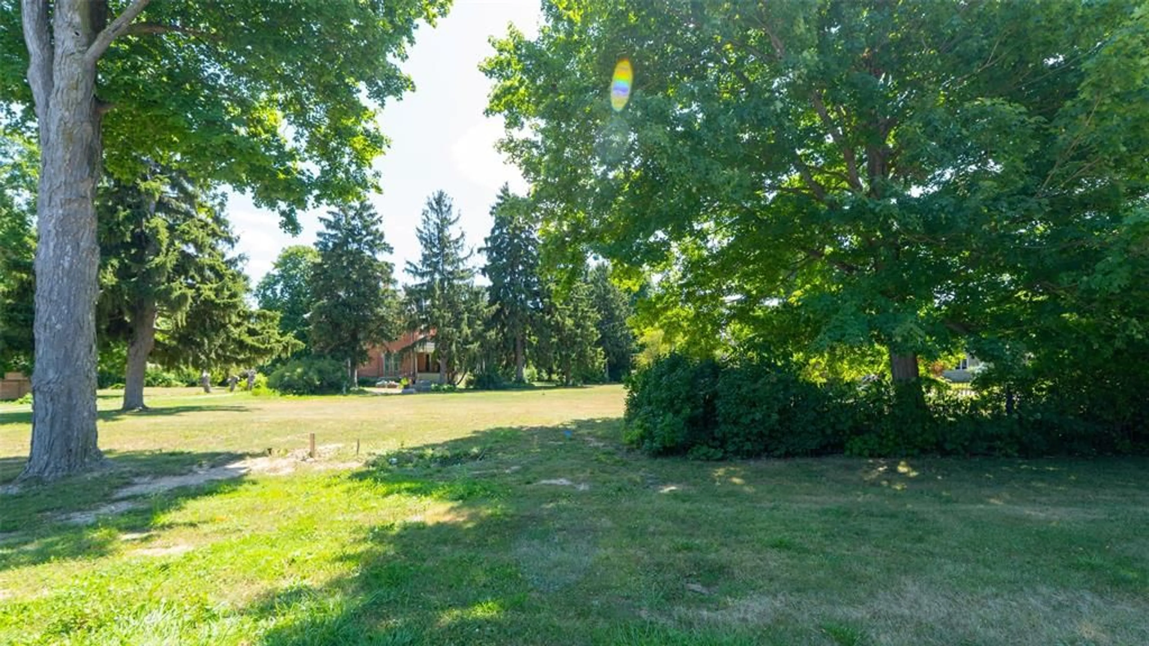 Patio, forest/trees view for 57 Mary St, Thamesville Ontario N0P 2K0