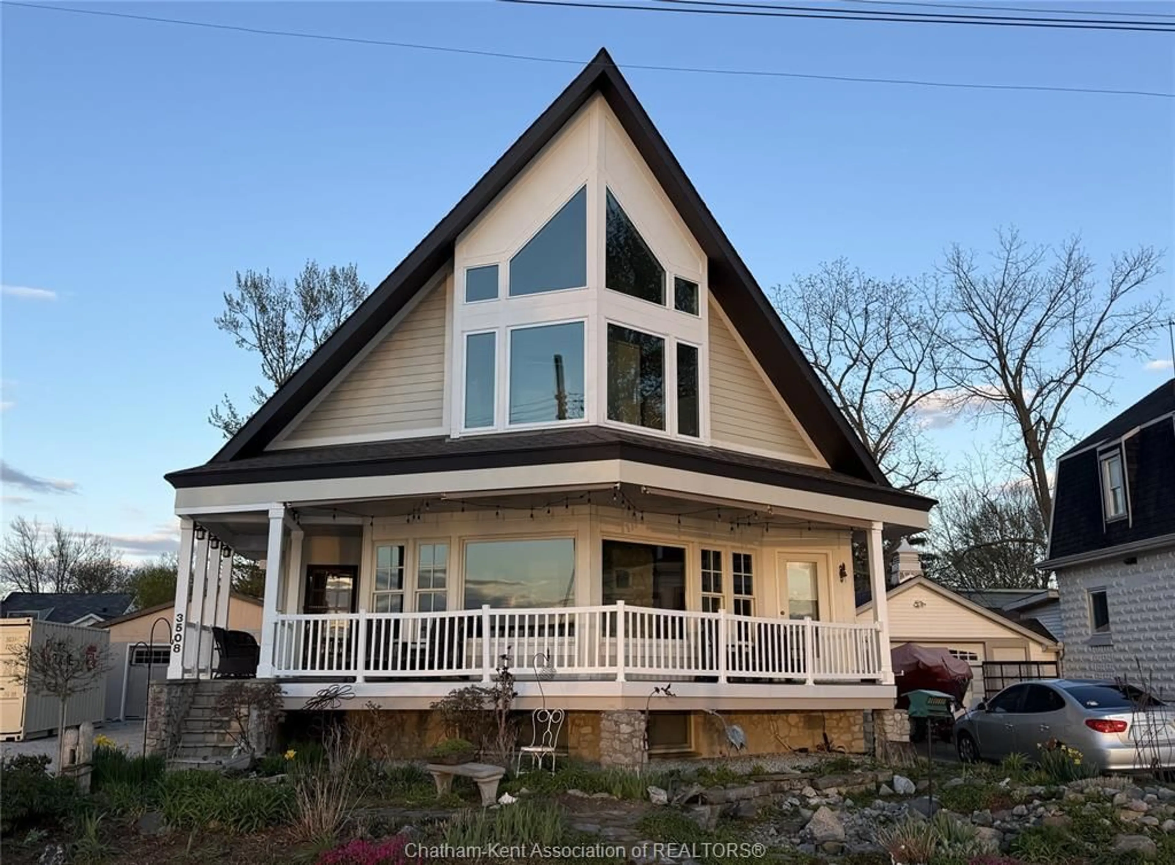 Home with vinyl exterior material, unknown for 3508 WATER St, Sombra Ontario N0P 2H0