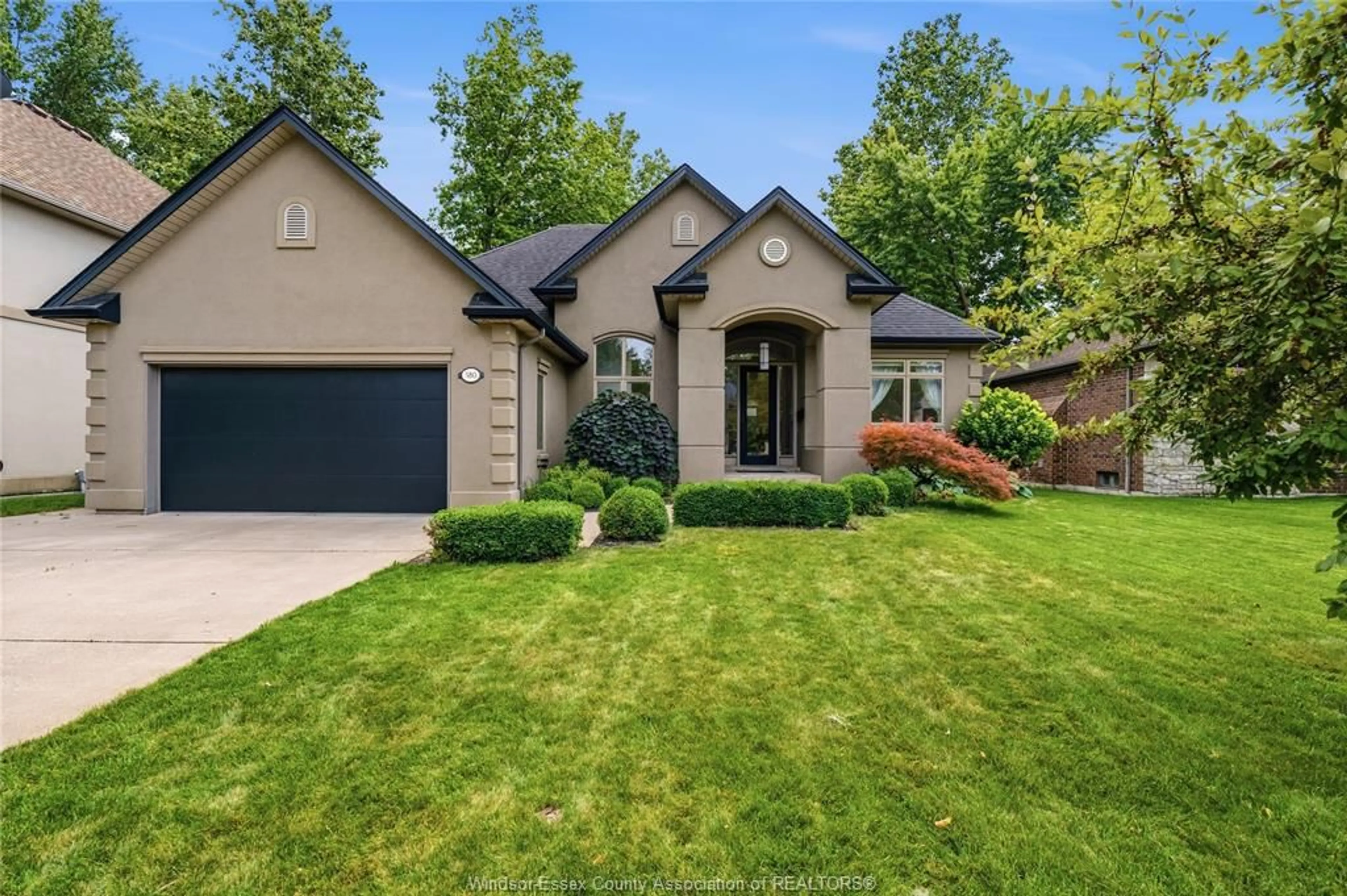 Home with brick exterior material, street for 580 SUPERIOR, LaSalle Ontario N9J 3Z6