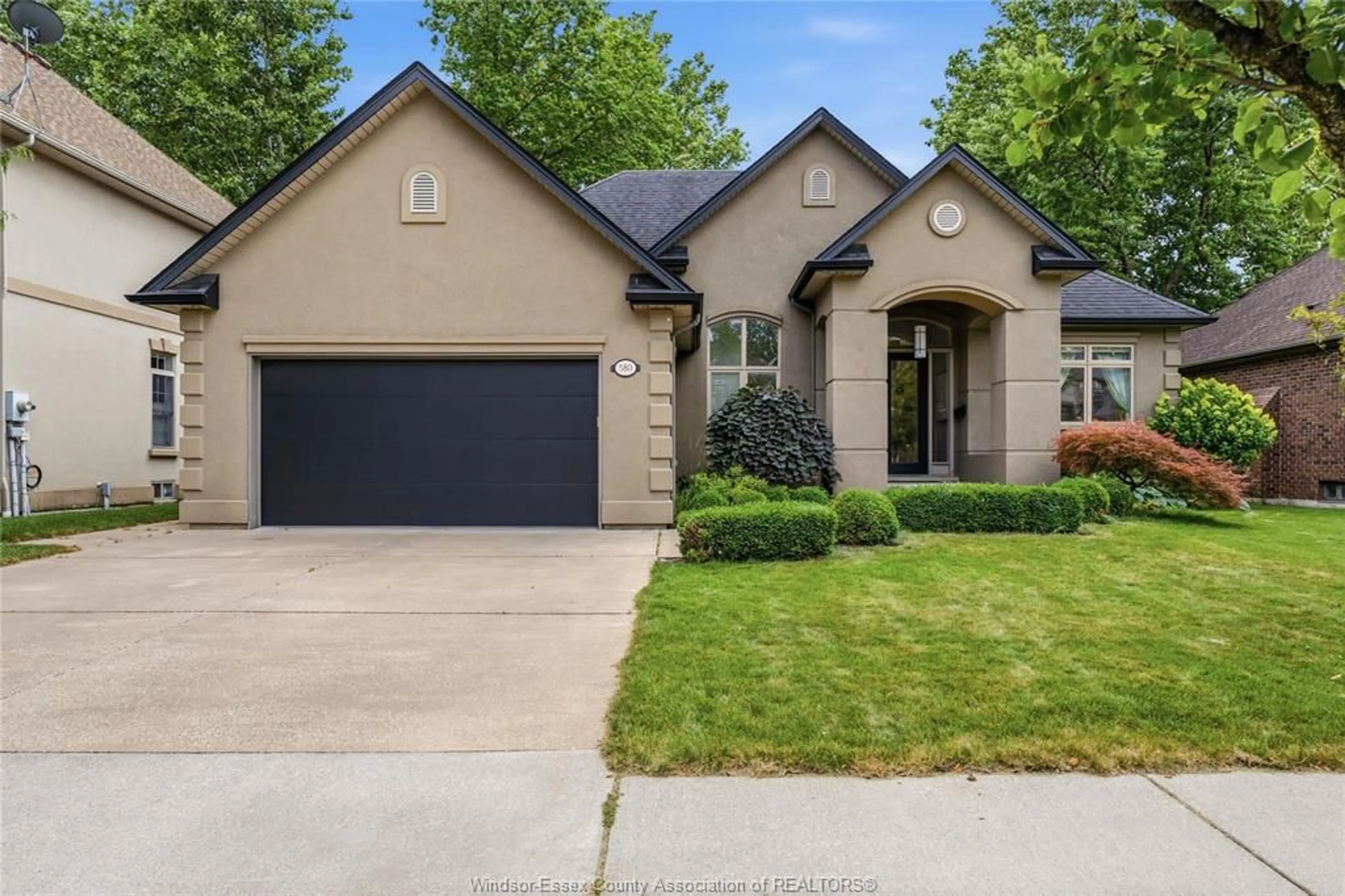 Home with brick exterior material, street for 580 SUPERIOR, LaSalle Ontario N9J 3Z6