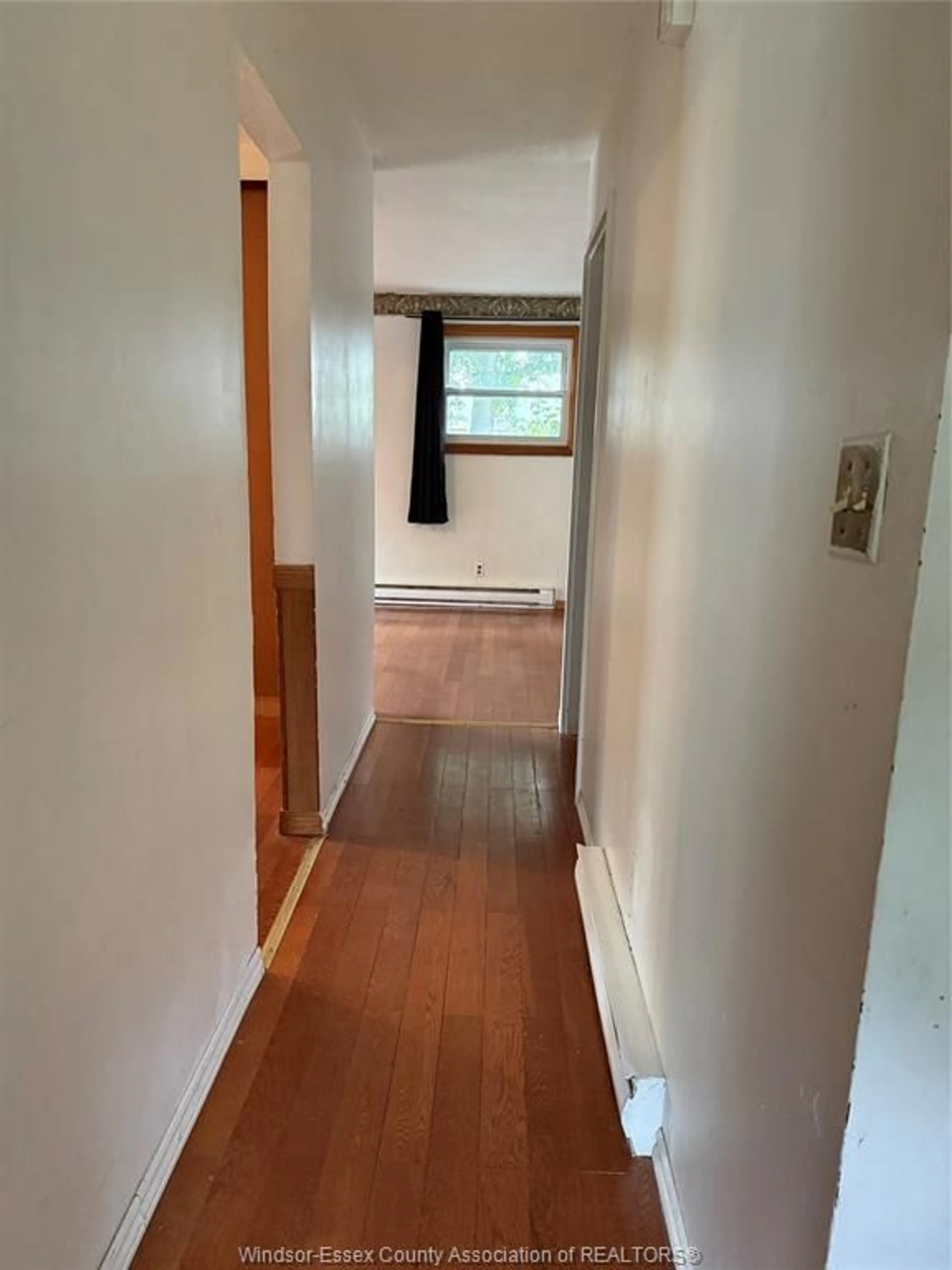 A pic of a room for 1110 ABBEY Crt, Windsor Ontario N8S 4E9