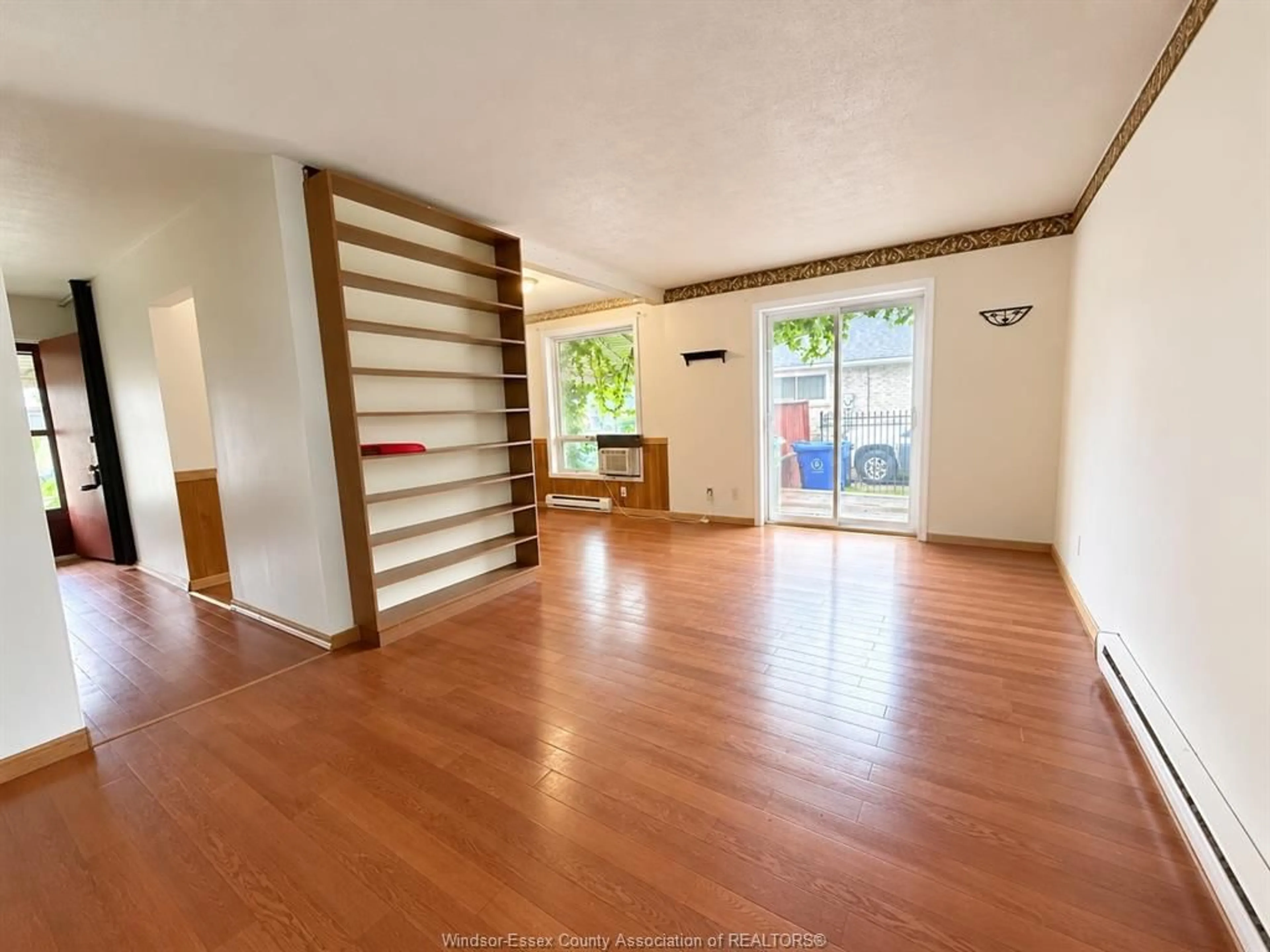 A pic of a room for 1110 ABBEY Crt, Windsor Ontario N8S 4E9