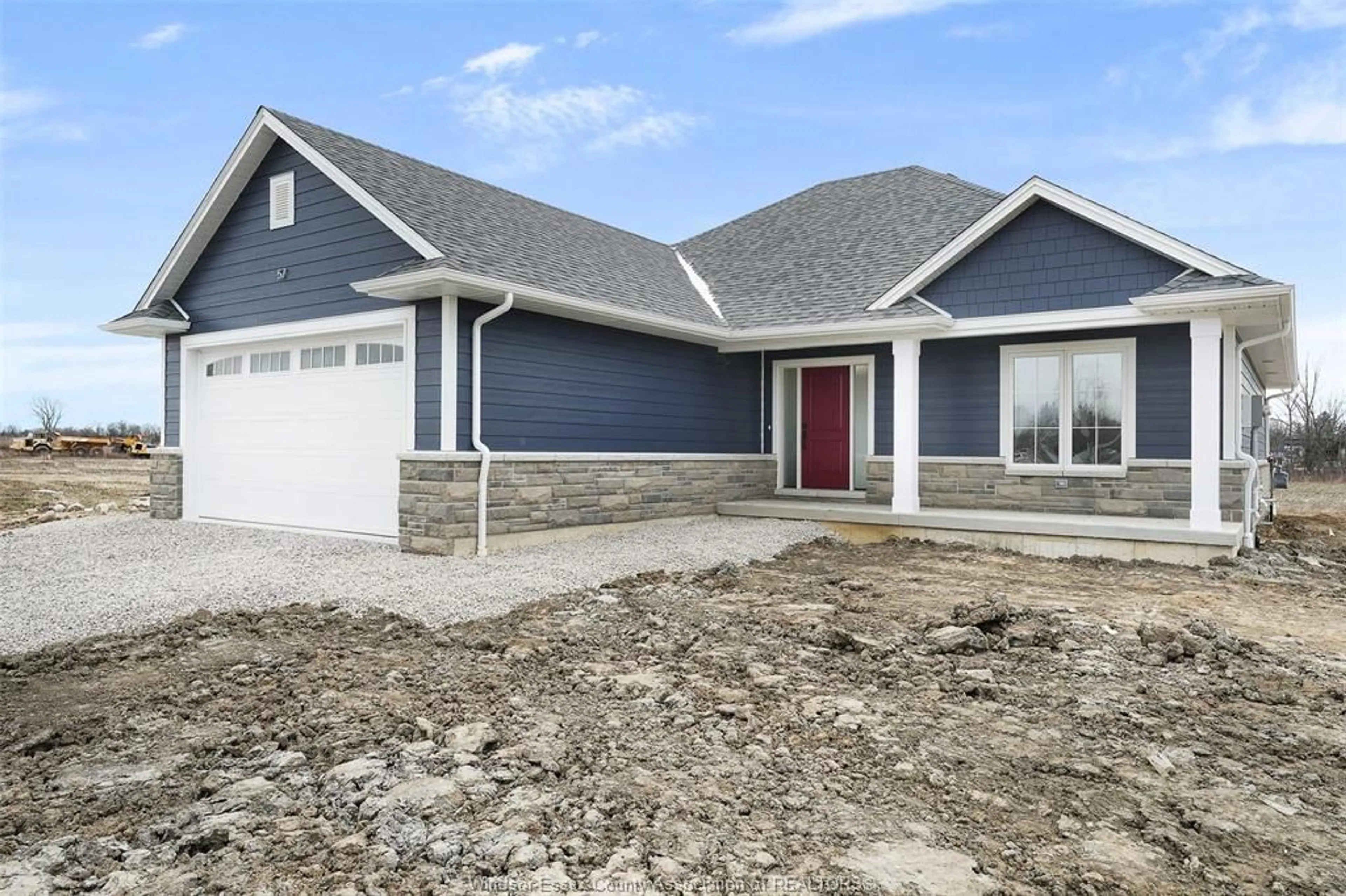 Home with vinyl exterior material, street for 44 BELLEVIEW Dr, Kingsville Ontario N0R 1B0