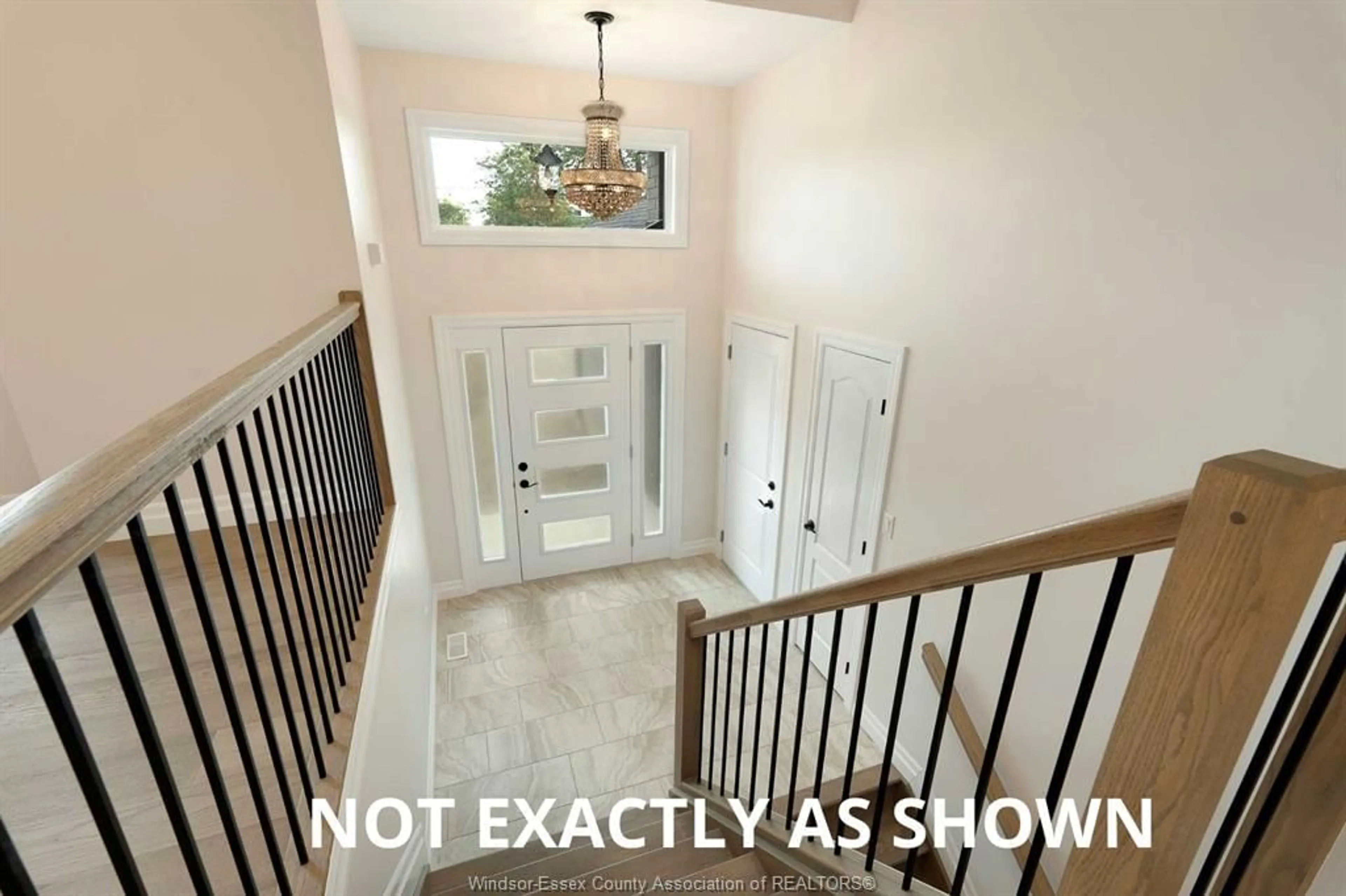 Indoor entryway for 95 FENCELINE Dr, Chatham Ontario N7M 0V8