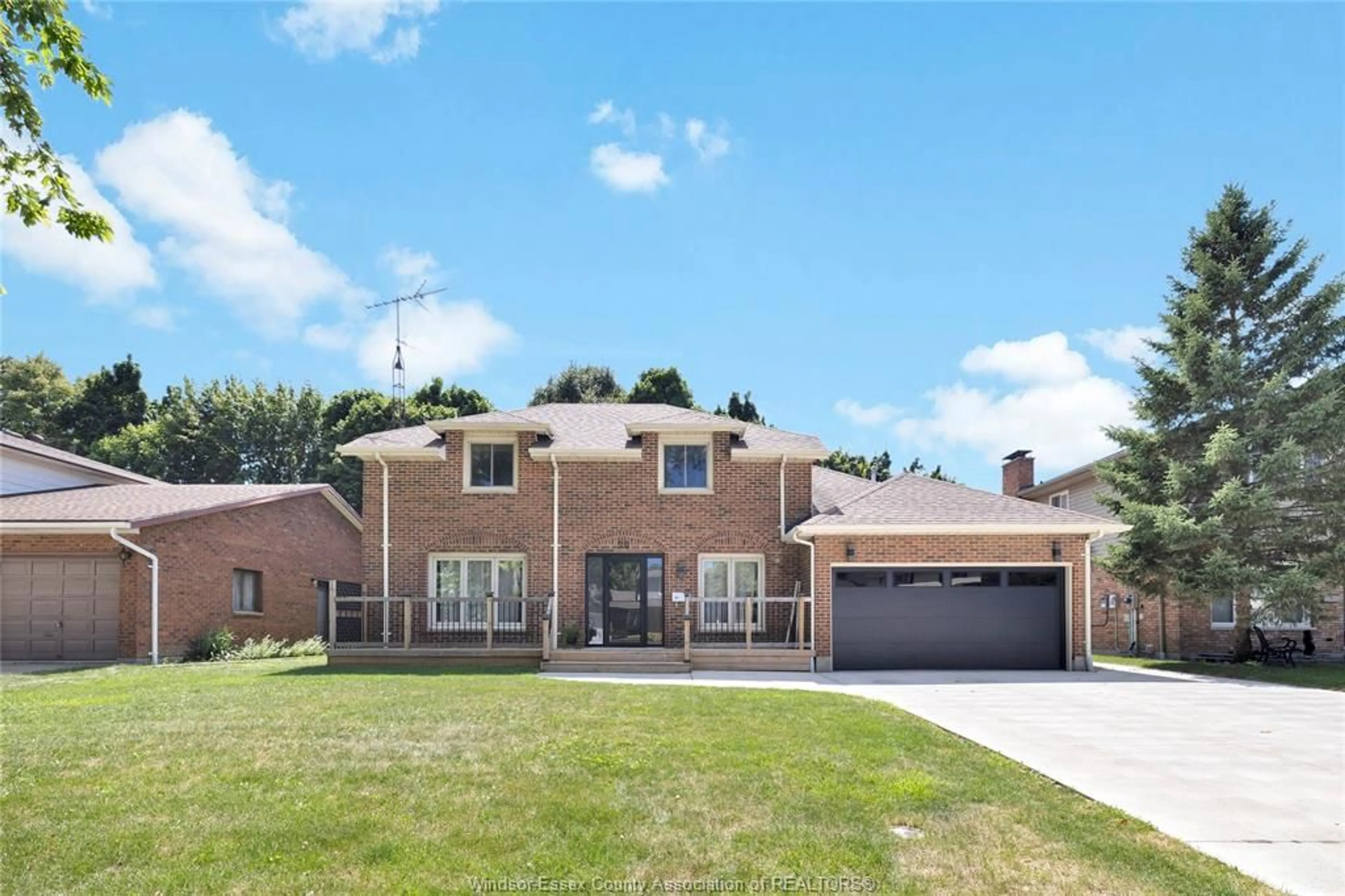 Home with brick exterior material, street for 20 ZIRCON, Chatham Ontario N7M 5Y9