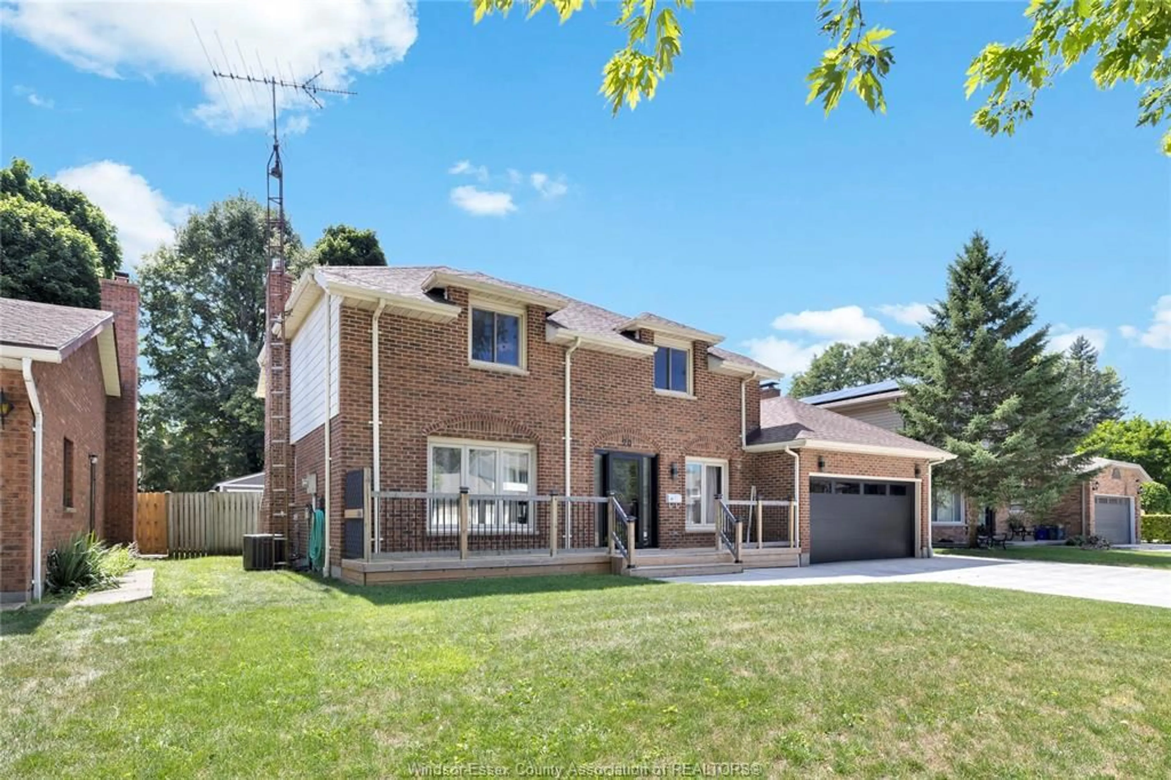 Home with brick exterior material, street for 20 ZIRCON, Chatham Ontario N7M 5Y9