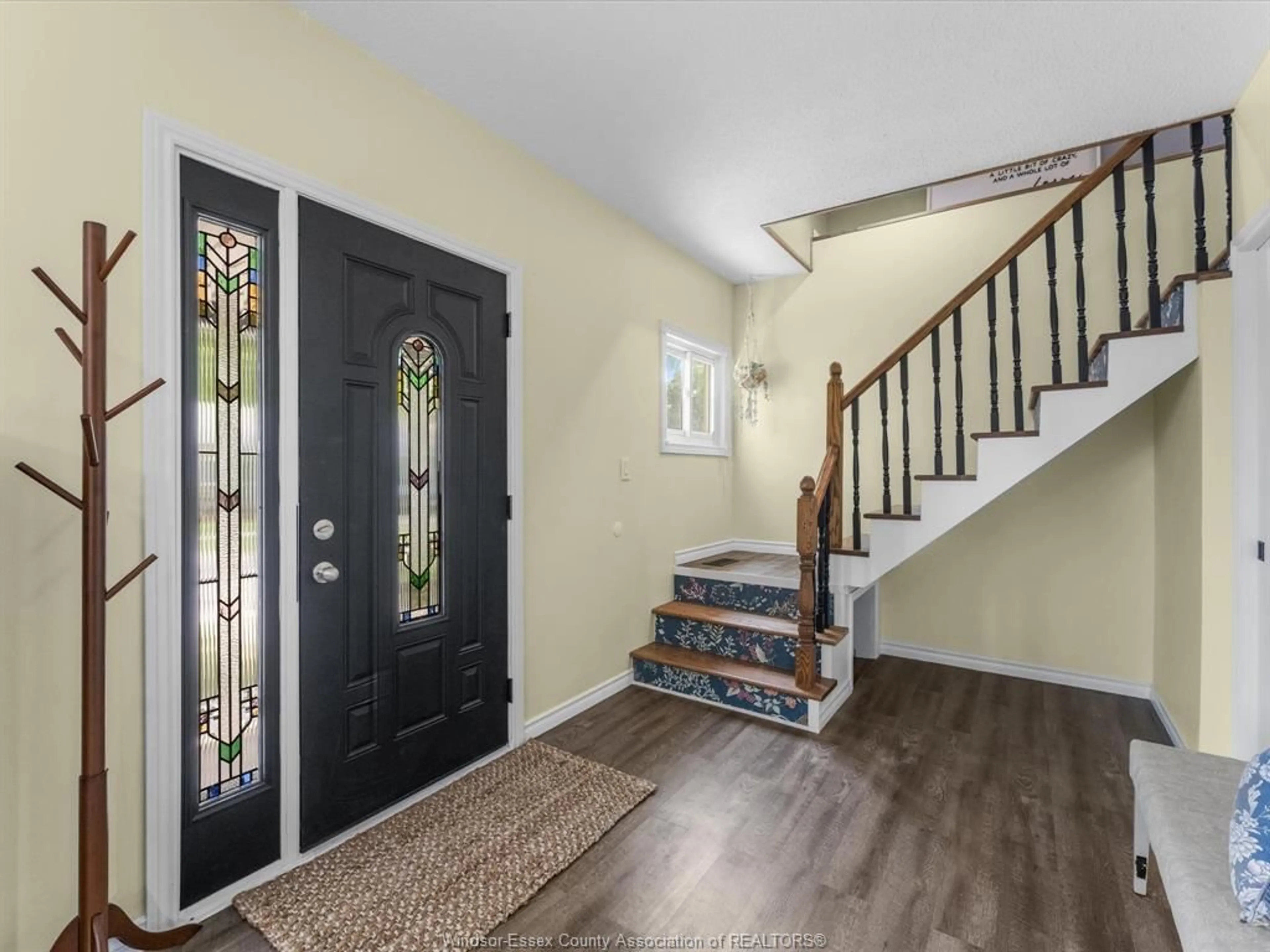 Indoor entryway for 1809 Westcott, Windsor Ontario N8W 4K3