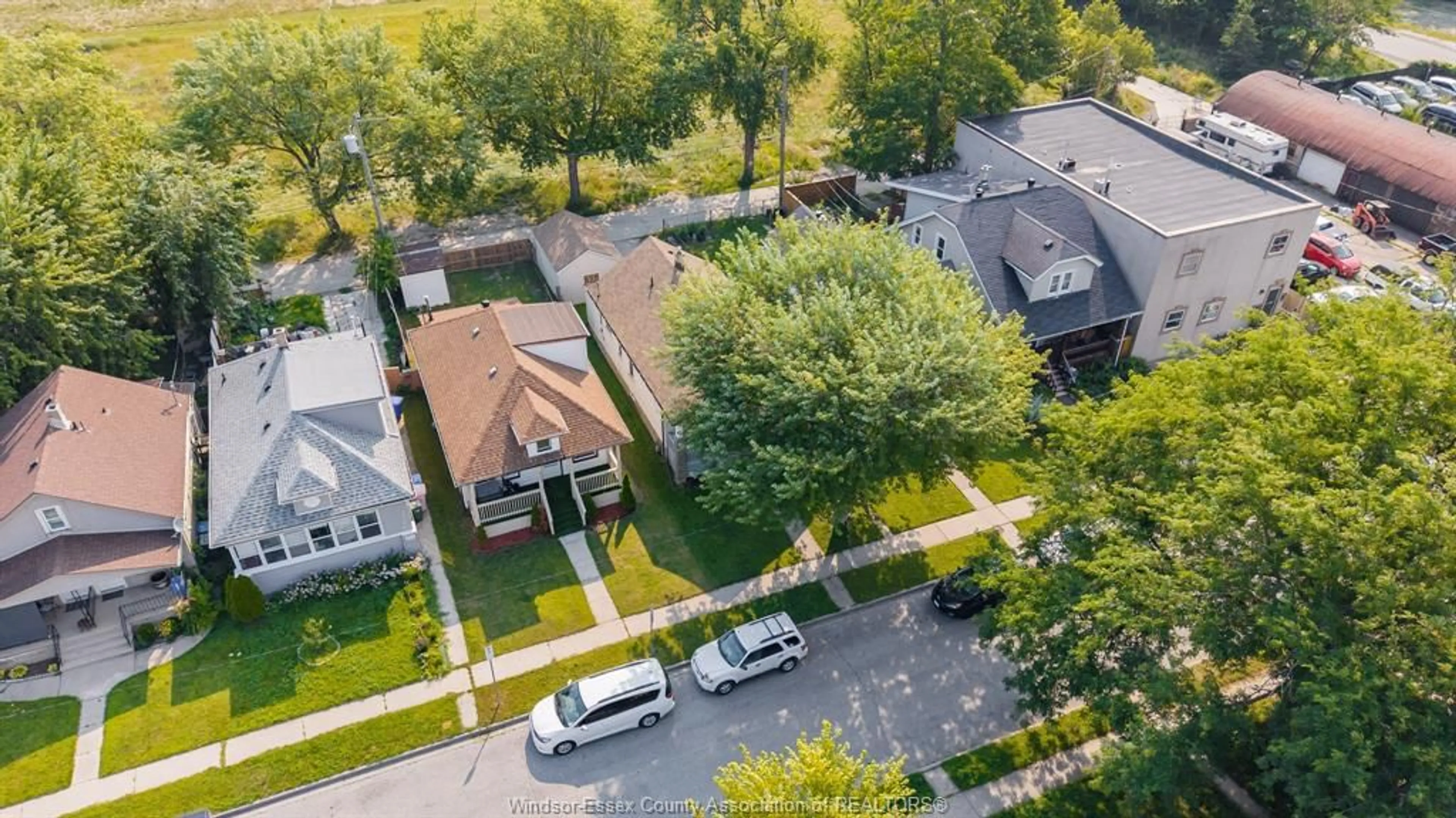 A pic from outside/outdoor area/front of a property/back of a property/a pic from drone, street for 1560 LILLIAN Ave, Windsor Ontario N8X 4A8