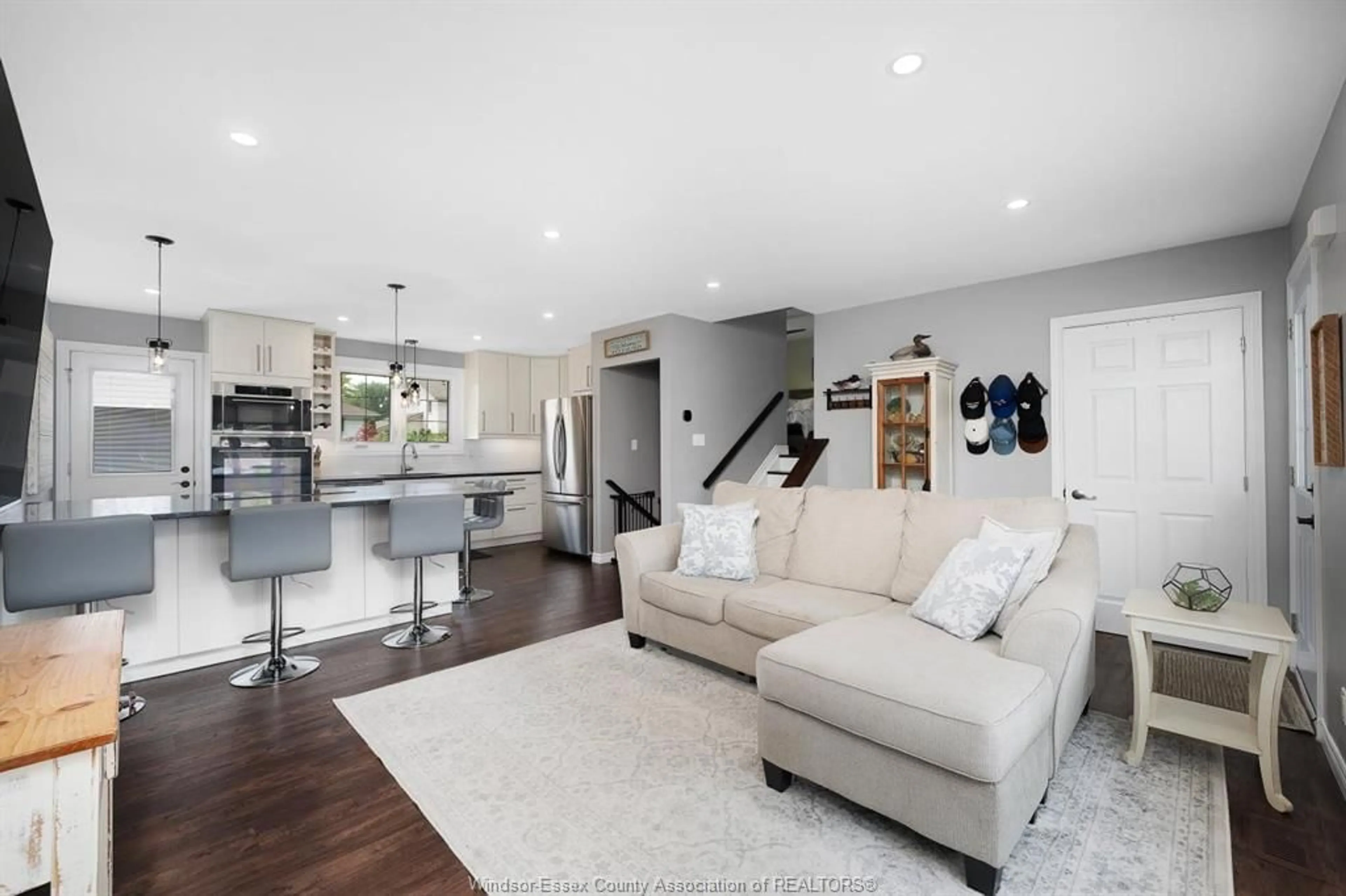 Open concept kitchen, unknown for 351 CARLING Cres, Windsor Ontario N8S 3X7