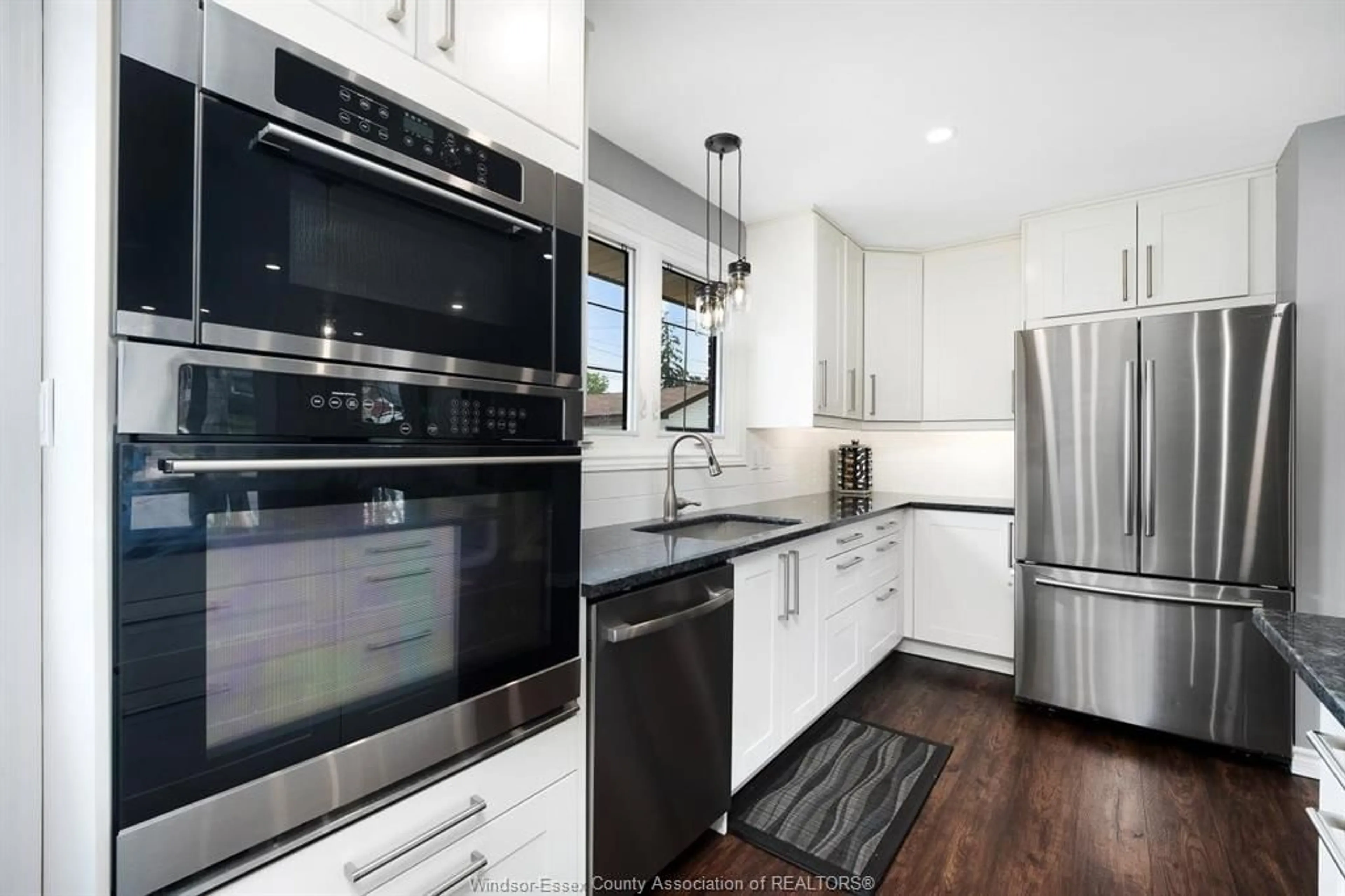Contemporary kitchen, unknown for 351 CARLING Cres, Windsor Ontario N8S 3X7
