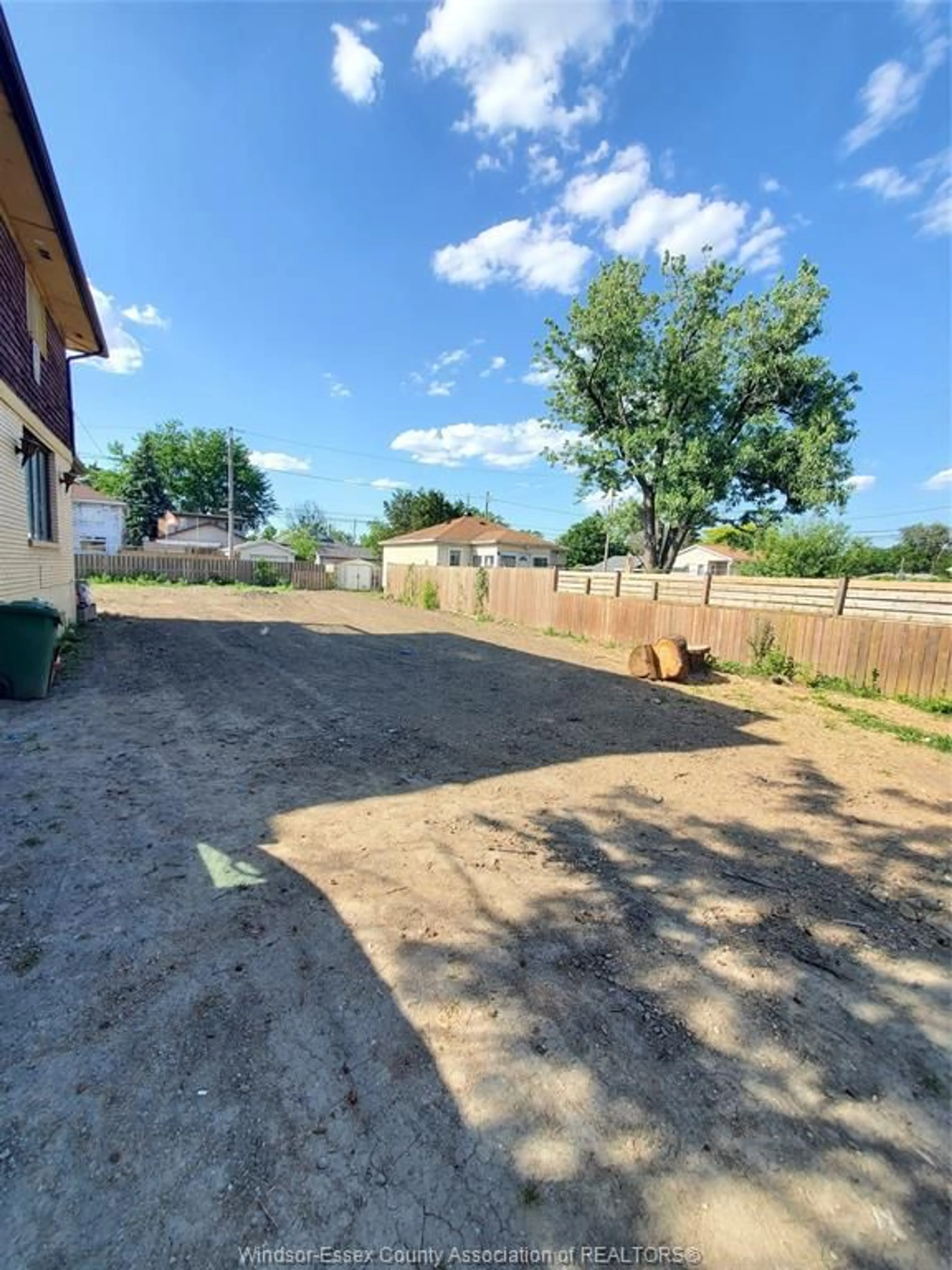 A pic from outside/outdoor area/front of a property/back of a property/a pic from drone, street for 580 Charlotte St, Windsor Ontario N8X 3A3