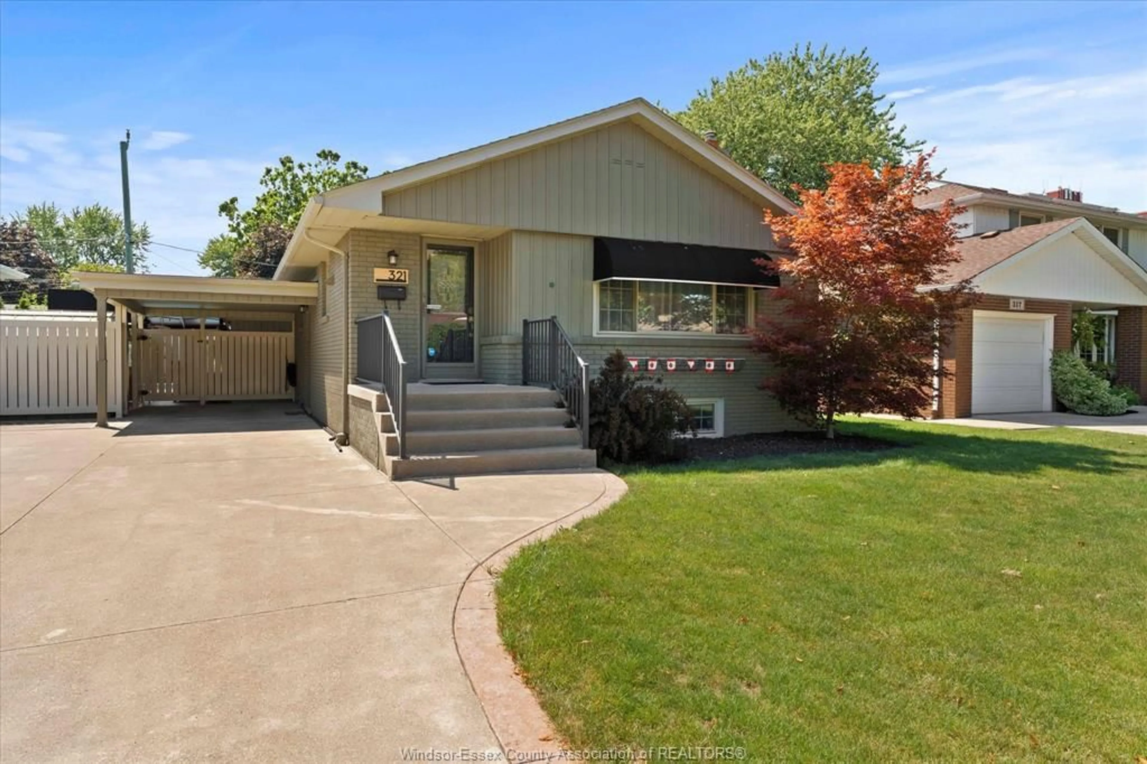 Home with vinyl exterior material, street for 321 Betty Dr, Windsor Ontario N8S 3W9
