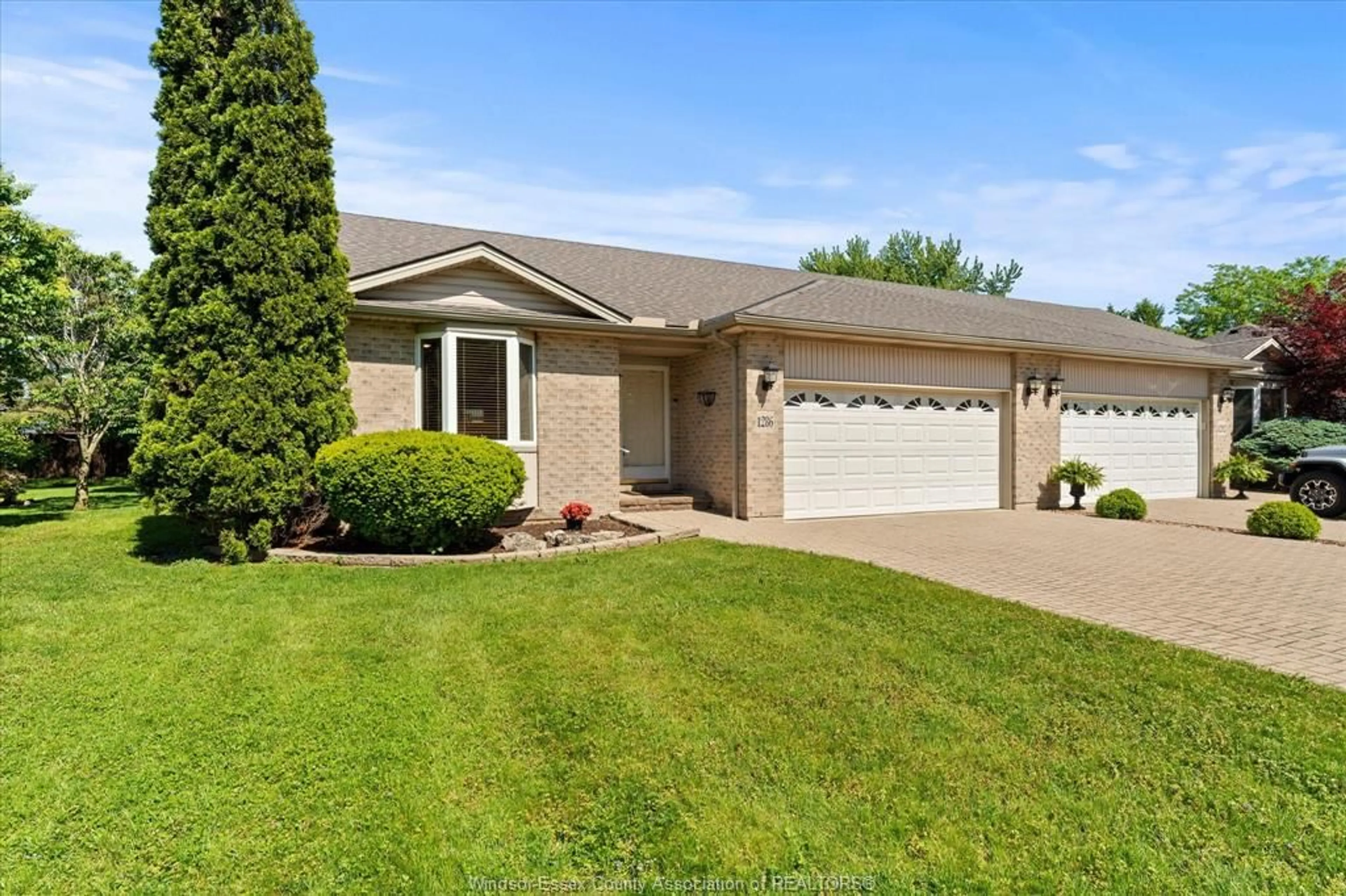Home with vinyl exterior material, street for 1286 Rendezvous, Windsor Ontario N8P 1K6
