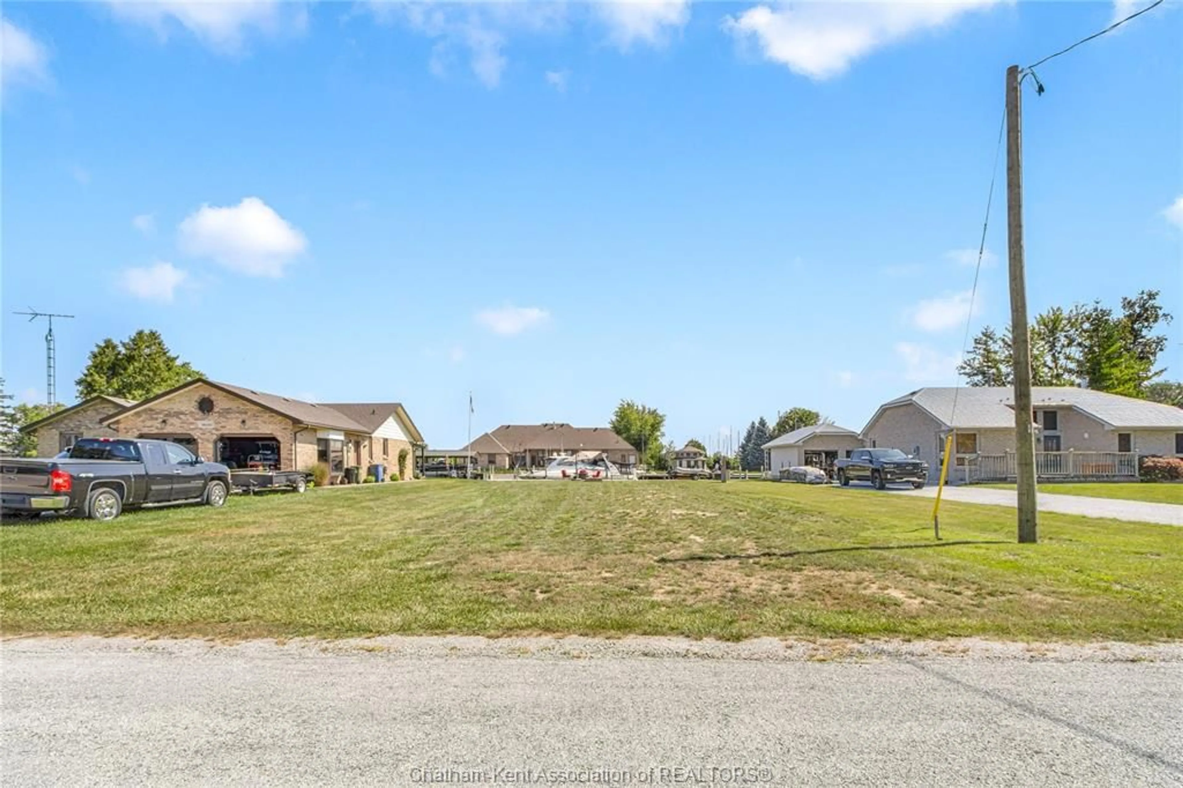 A pic from outside/outdoor area/front of a property/back of a property/a pic from drone, street for 19030 LIGHT COVE Ave, Lighthouse Cove Ontario N0P 2L0