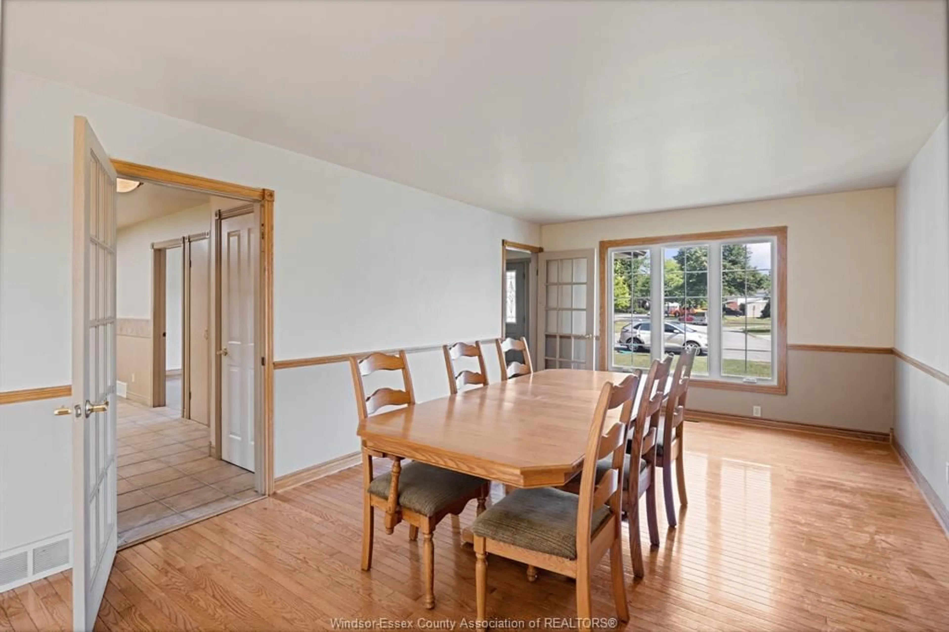 Dining room, wood/laminate floor for 305 MCCURDY, Amherstburg Ontario N9V 3B5