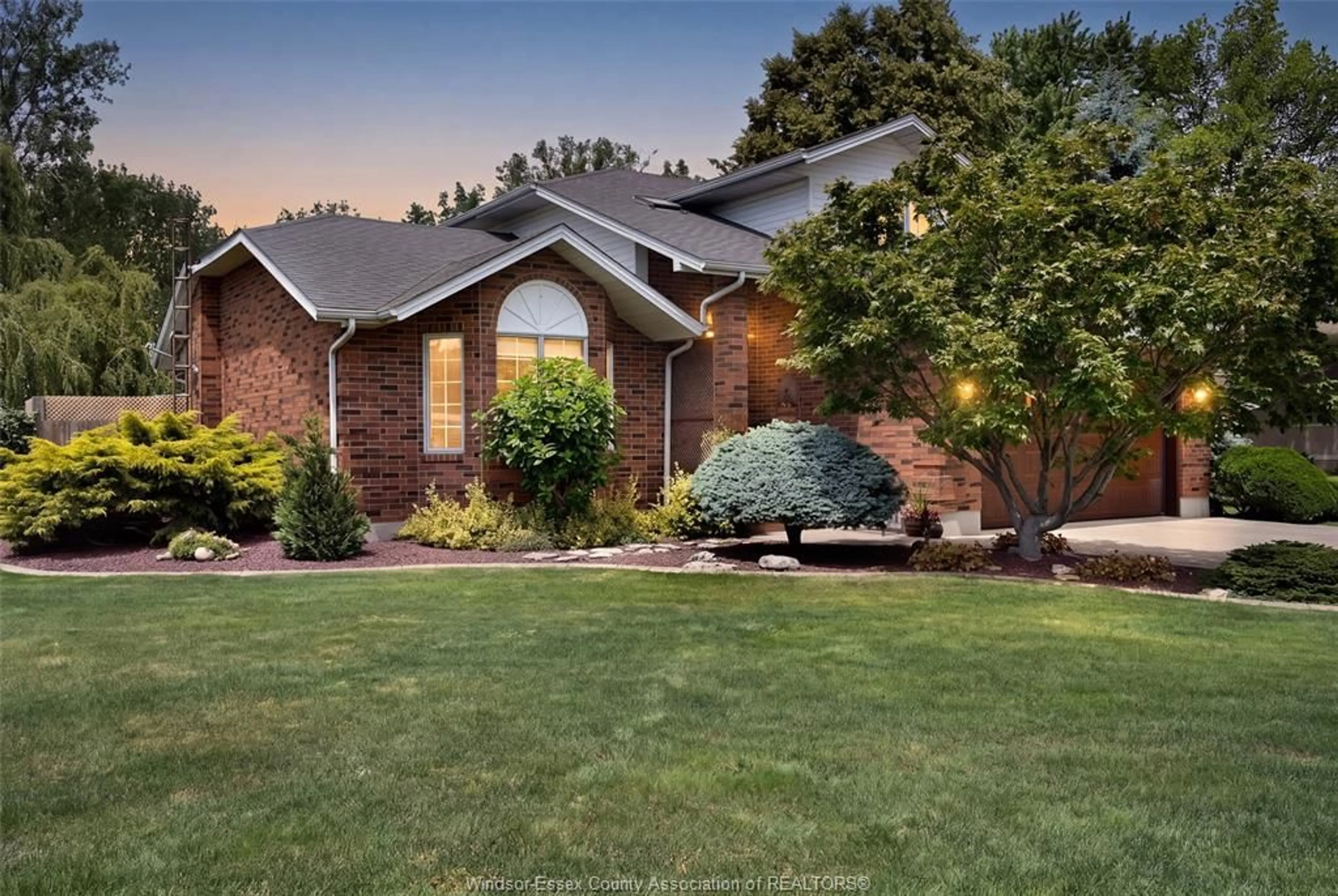 Home with brick exterior material, unknown for 605 MARKHAM Dr, Lighthouse Cove Ontario N0P 2L0