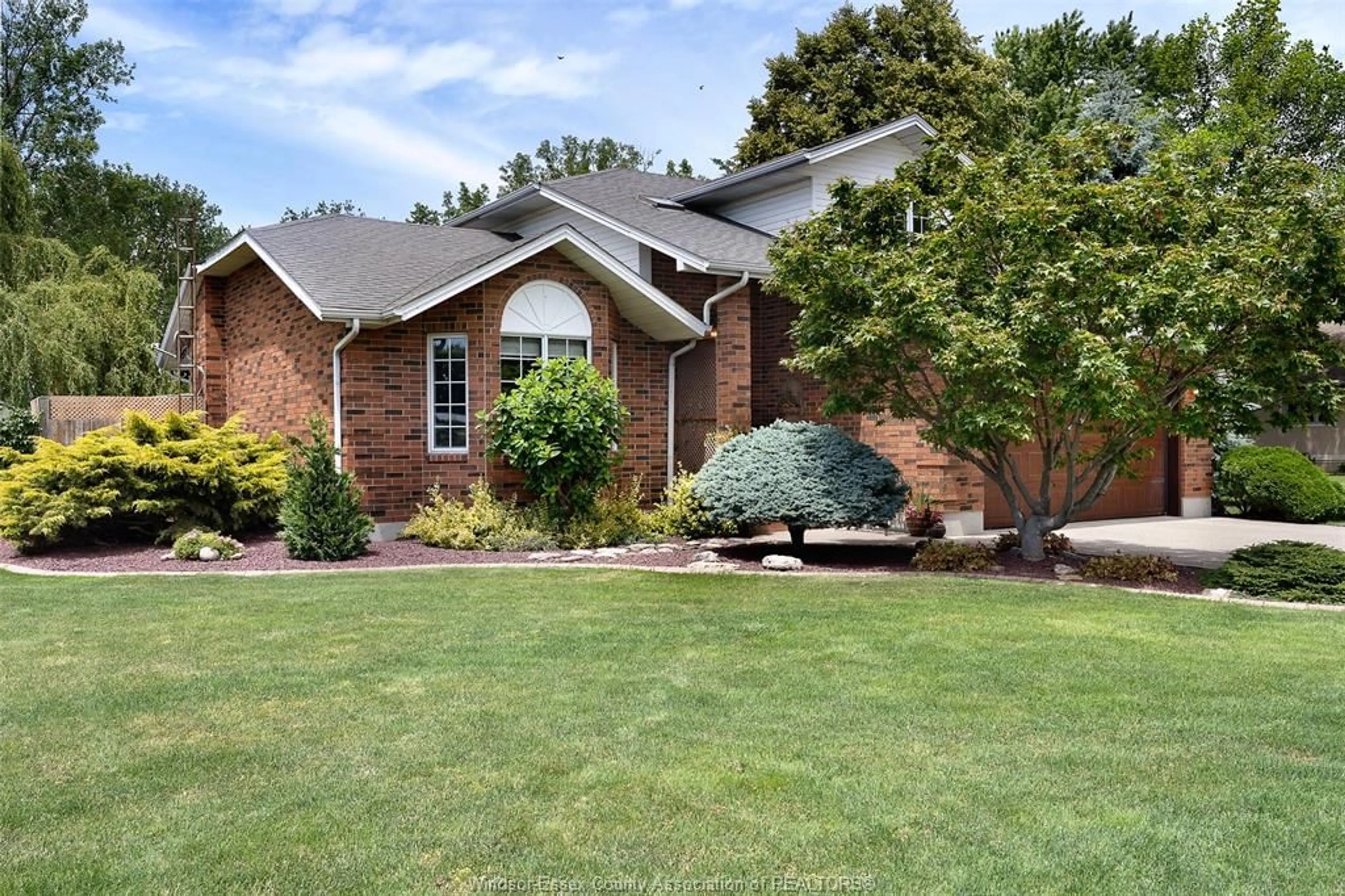 Home with brick exterior material, unknown for 605 MARKHAM Dr, Lighthouse Cove Ontario N0P 2L0