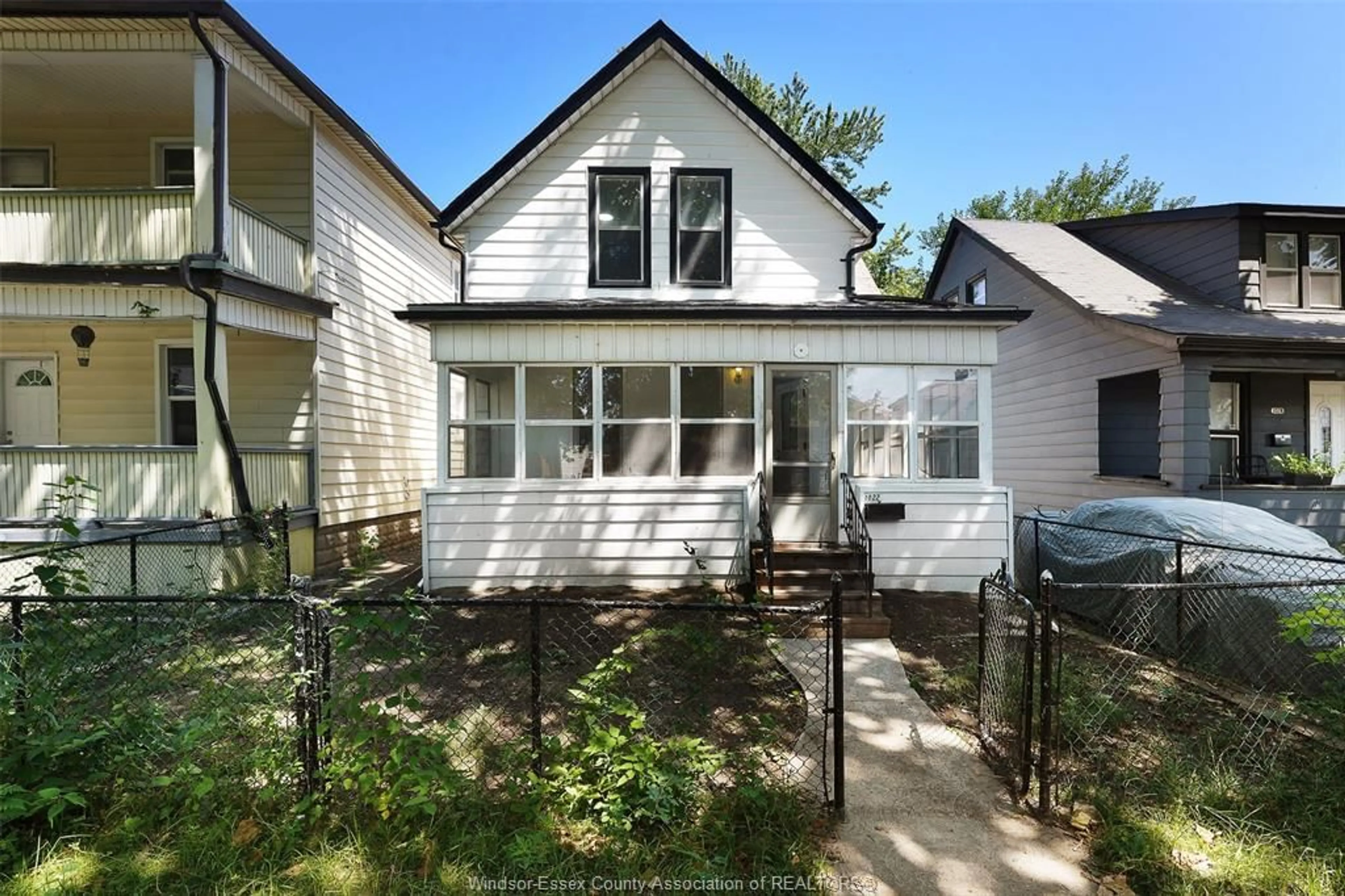 Home with vinyl exterior material, street for 1022 HICKORY Rd, Windsor Ontario N8Y 3S1