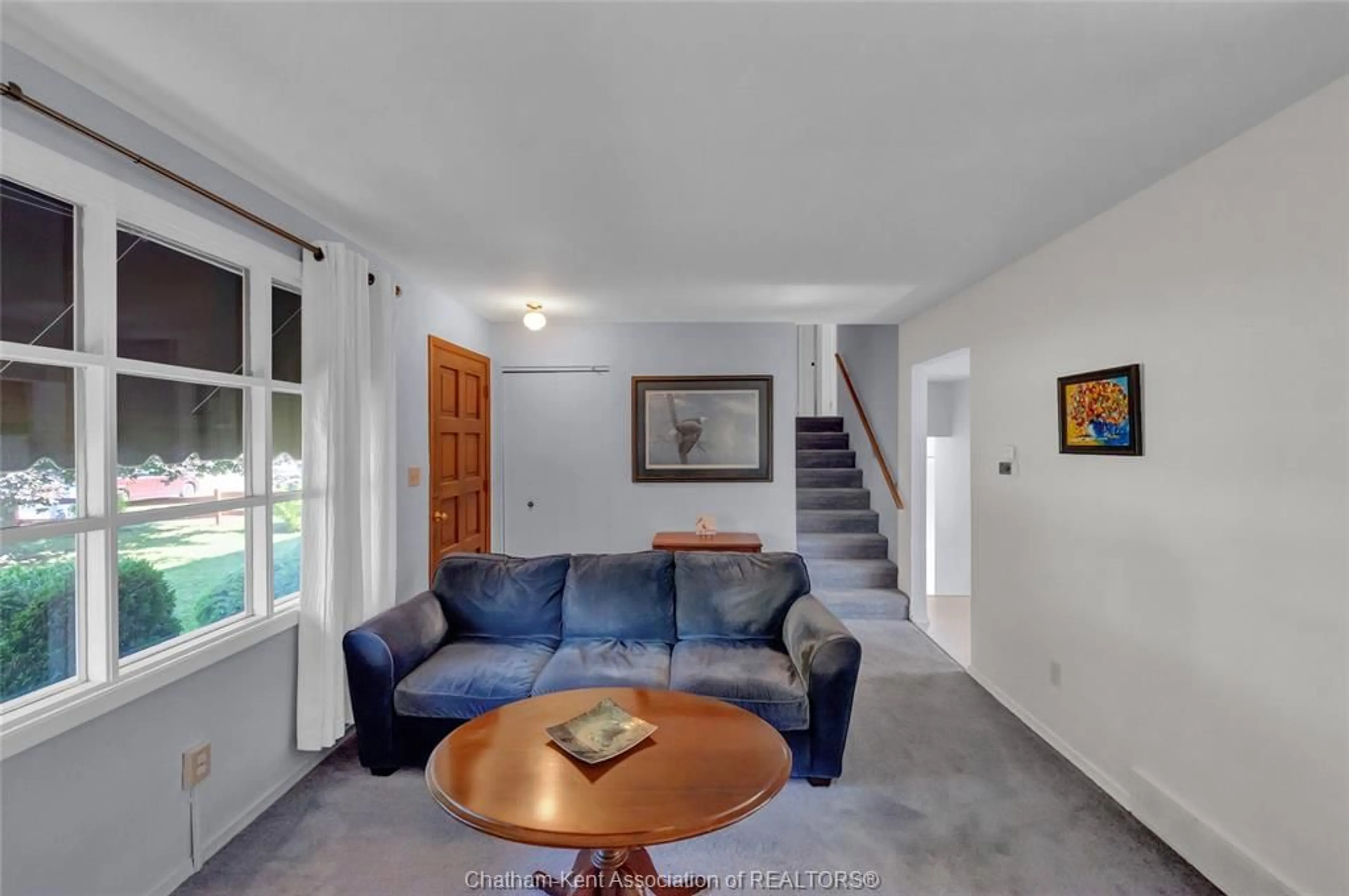 Living room with furniture, unknown for 85 Pheasant Dr, Chatham Ontario N7L 1H3