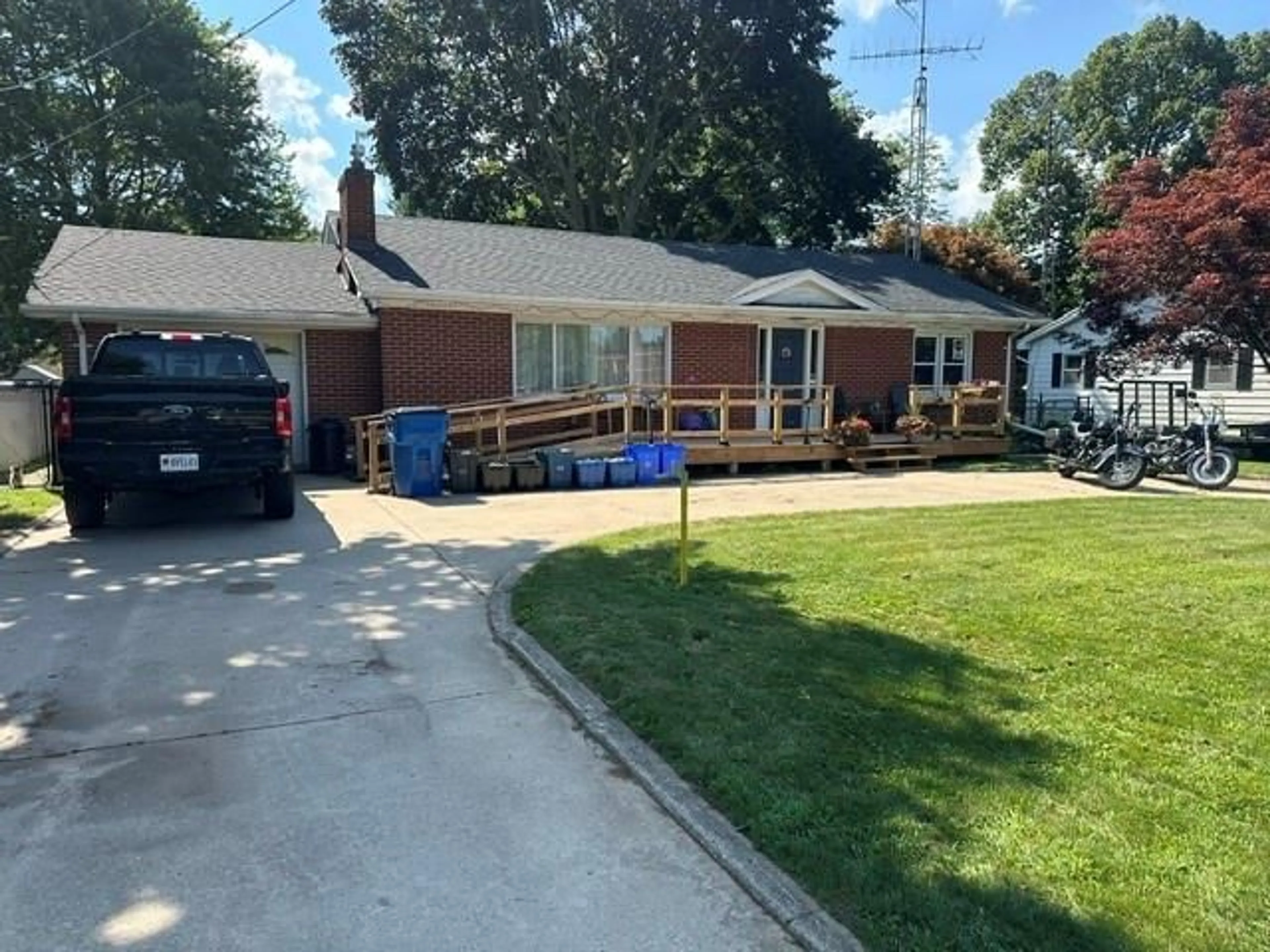 A pic from outside/outdoor area/front of a property/back of a property/a pic from drone, street for 133 MAIN St, Ridgetown Ontario N0P 2C0