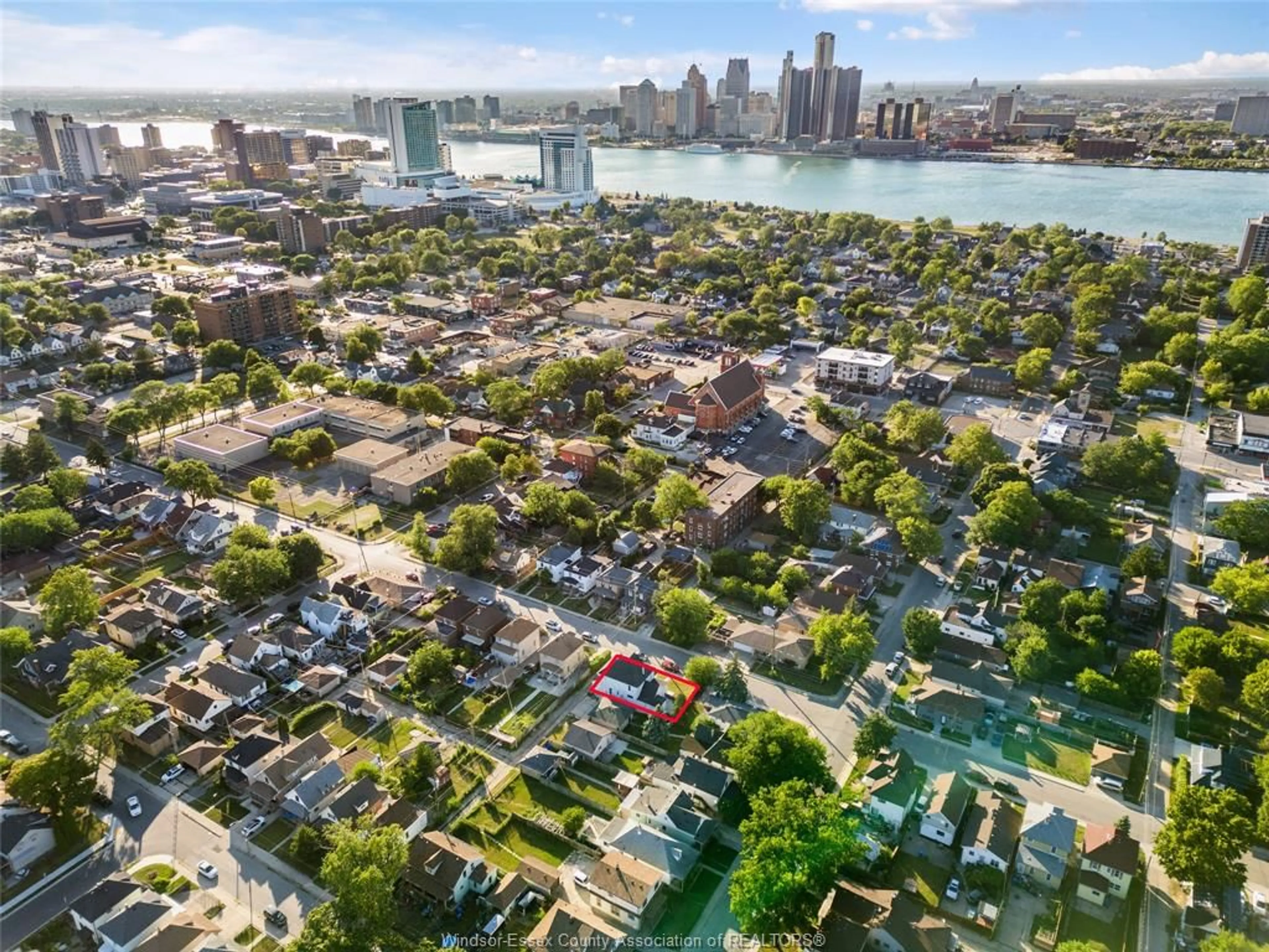 A pic from outside/outdoor area/front of a property/back of a property/a pic from drone, city buildings view from balcony for 869 CATARAQUI, Windsor Ontario N9A 3P5