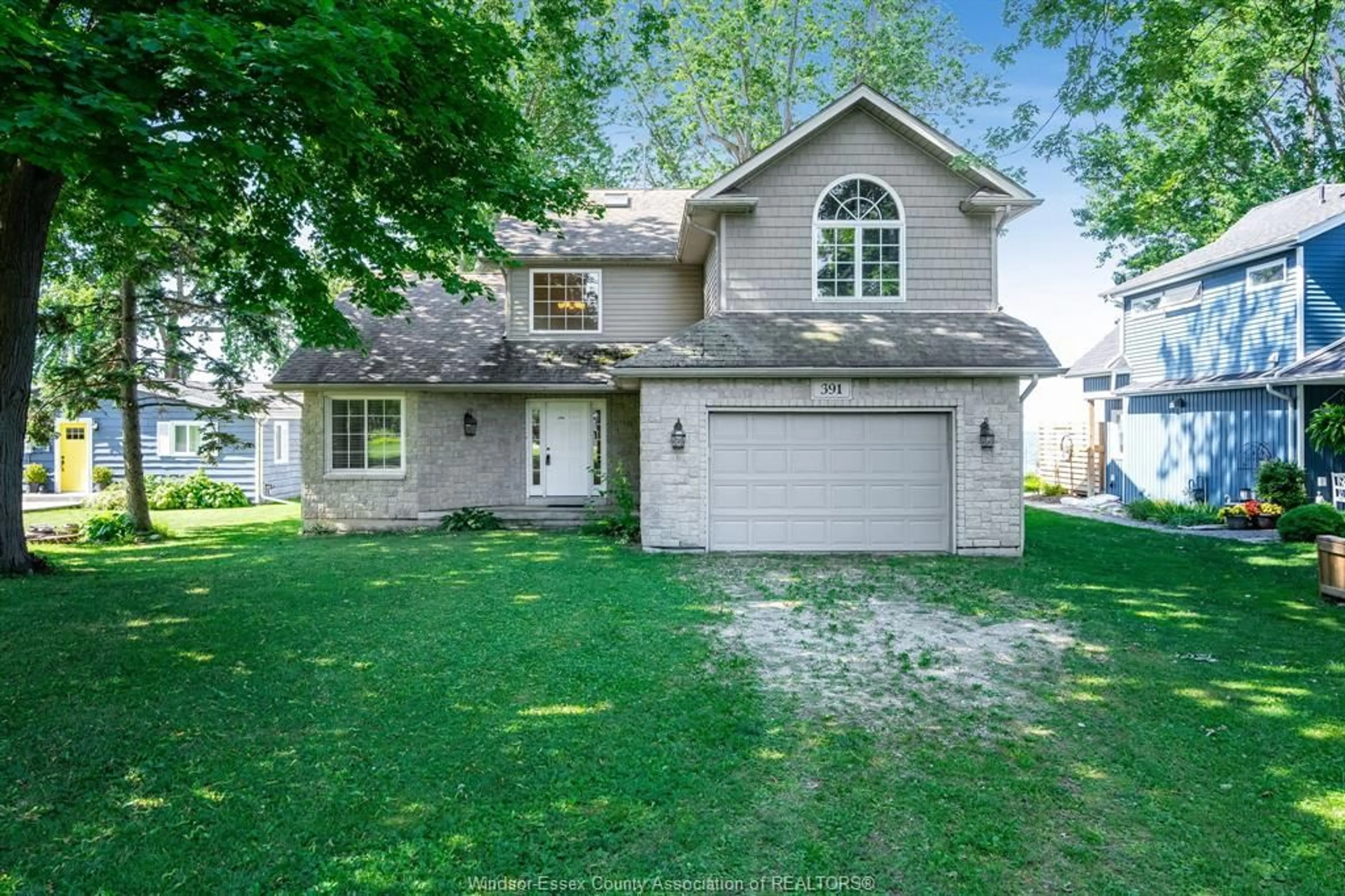 Home with vinyl exterior material, street for 391 Erie Aire Beach Rd, Harrow Ontario N0R 1G0