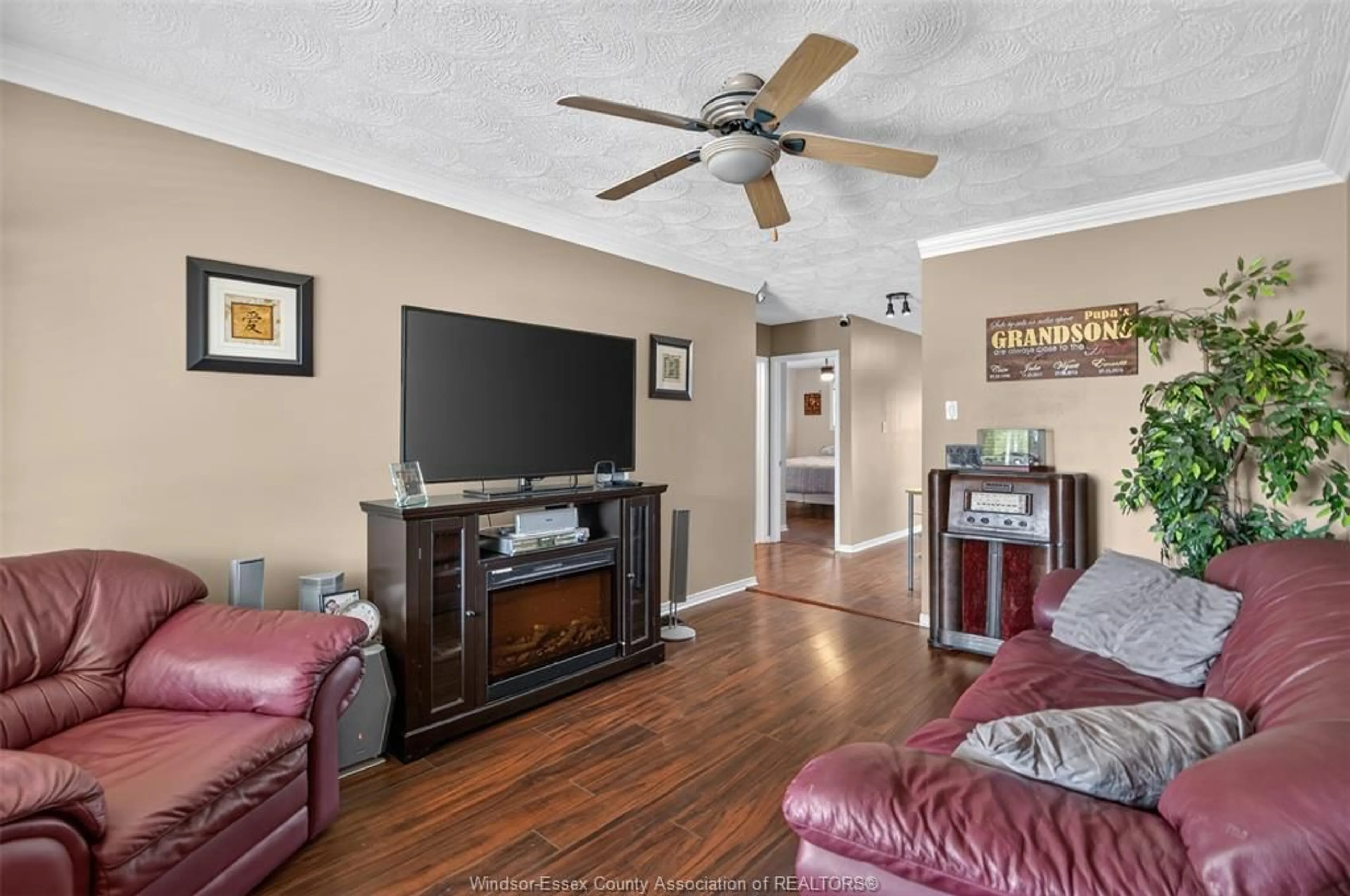 Living room with furniture, unknown for 1075 CURRY, Windsor Ontario N9B 2C6