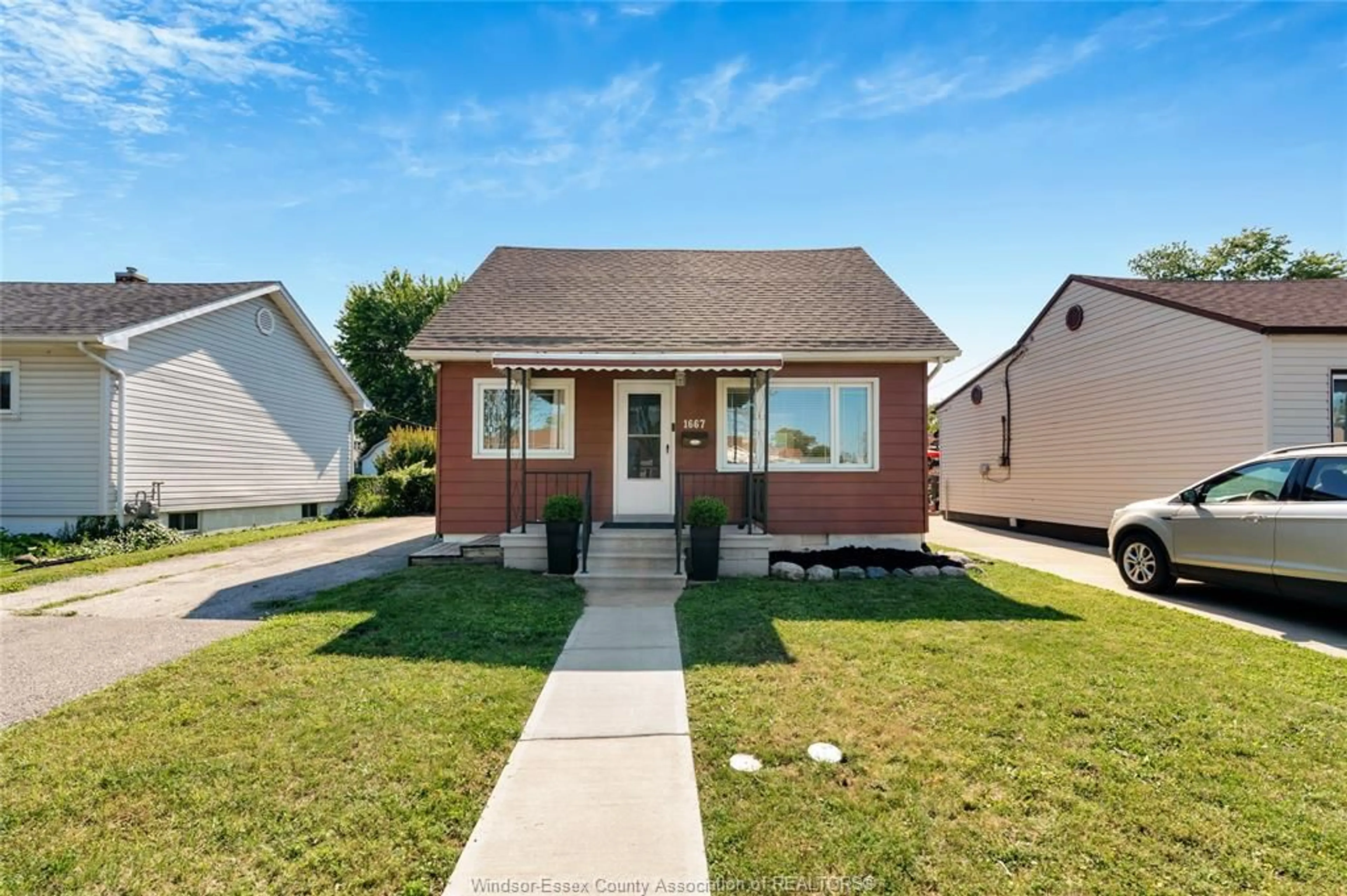 Unknown for 1667 Aubin, Windsor Ontario N8Y 4G3