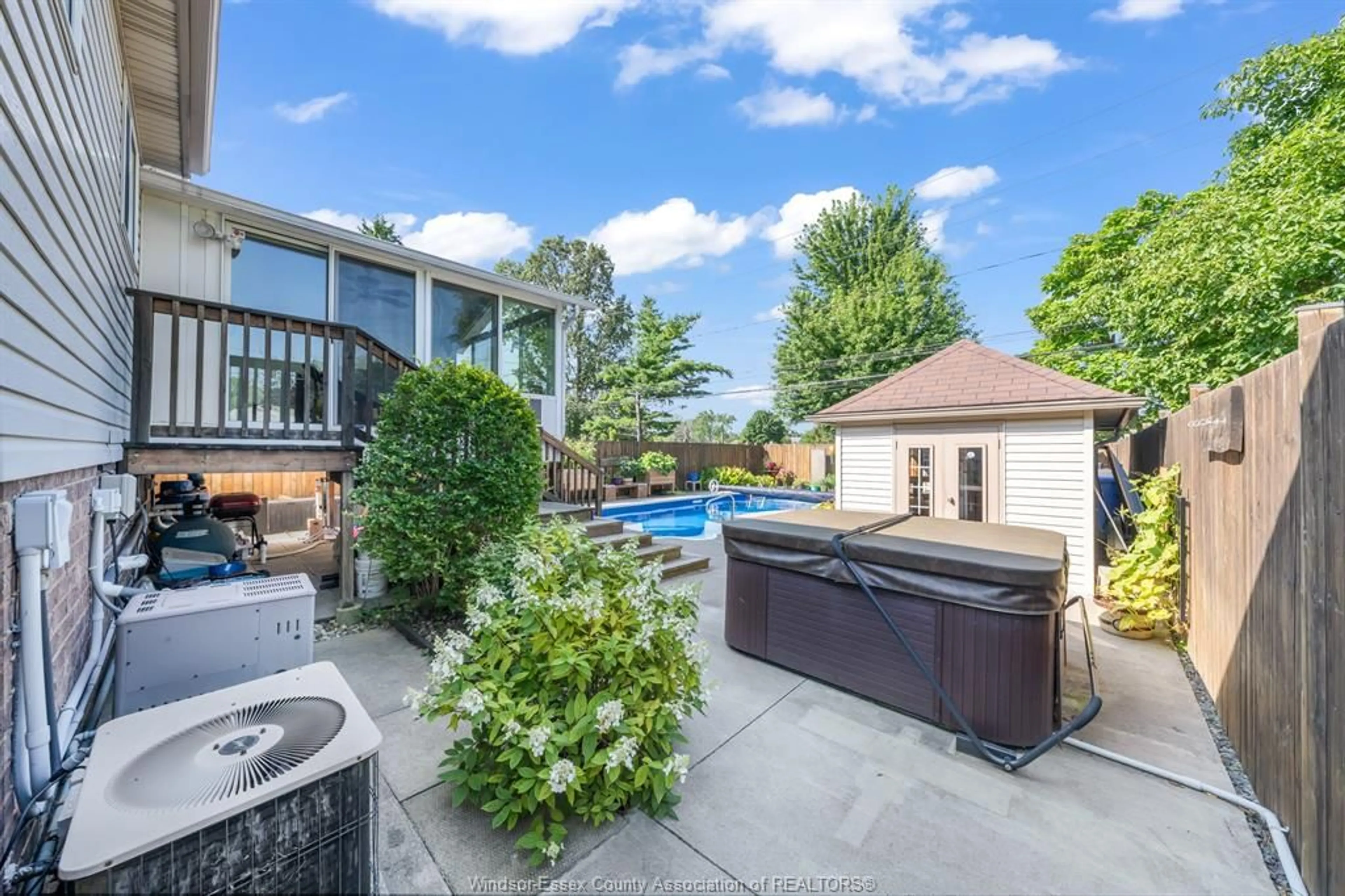 Patio, water/lake/river/ocean view for 1825 WESTMINSTER, Windsor Ontario N8T 1X3