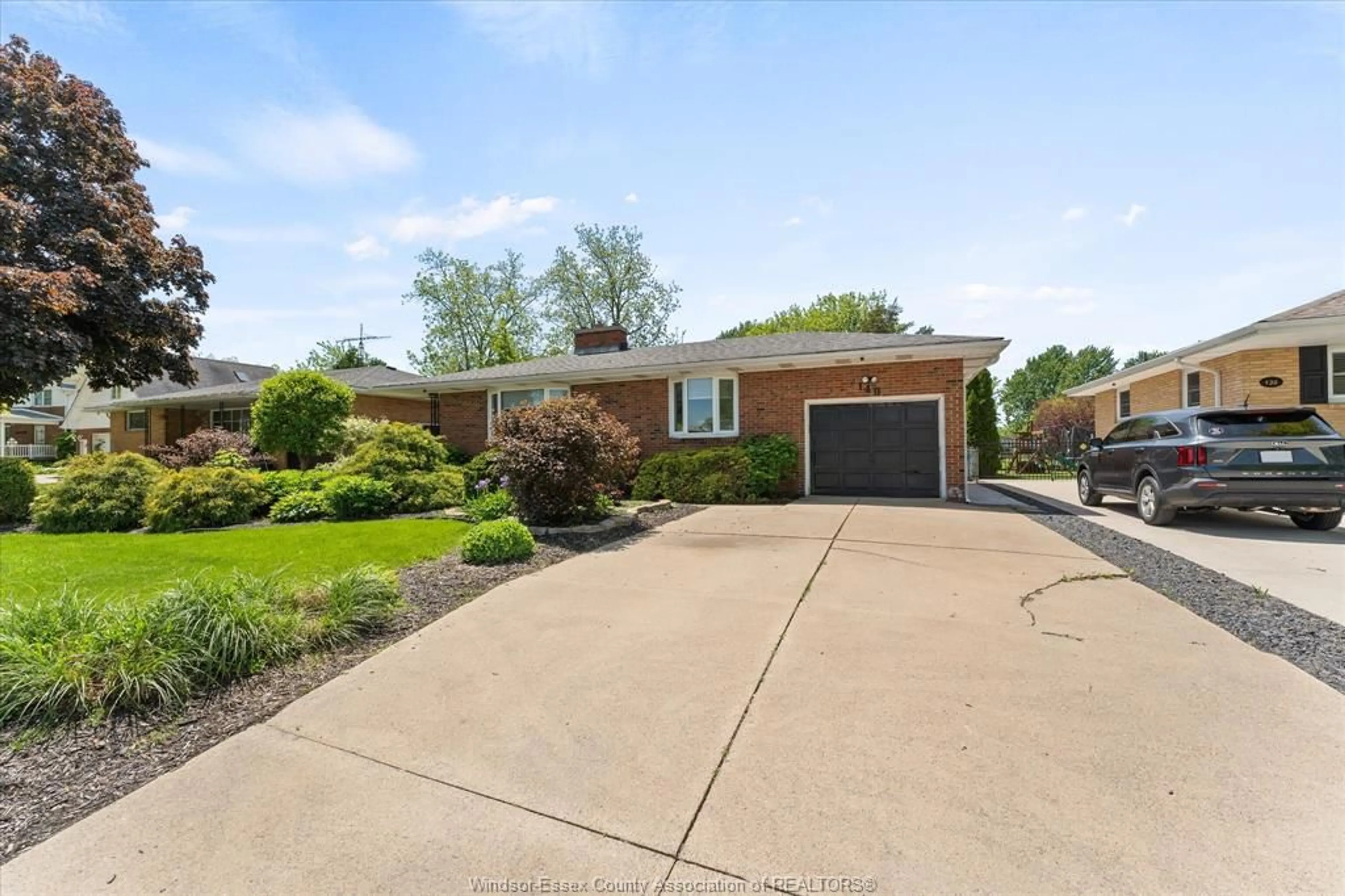 Home with brick exterior material, street for 140 VICTORIA St, Amherstburg Ontario N9V 2K3