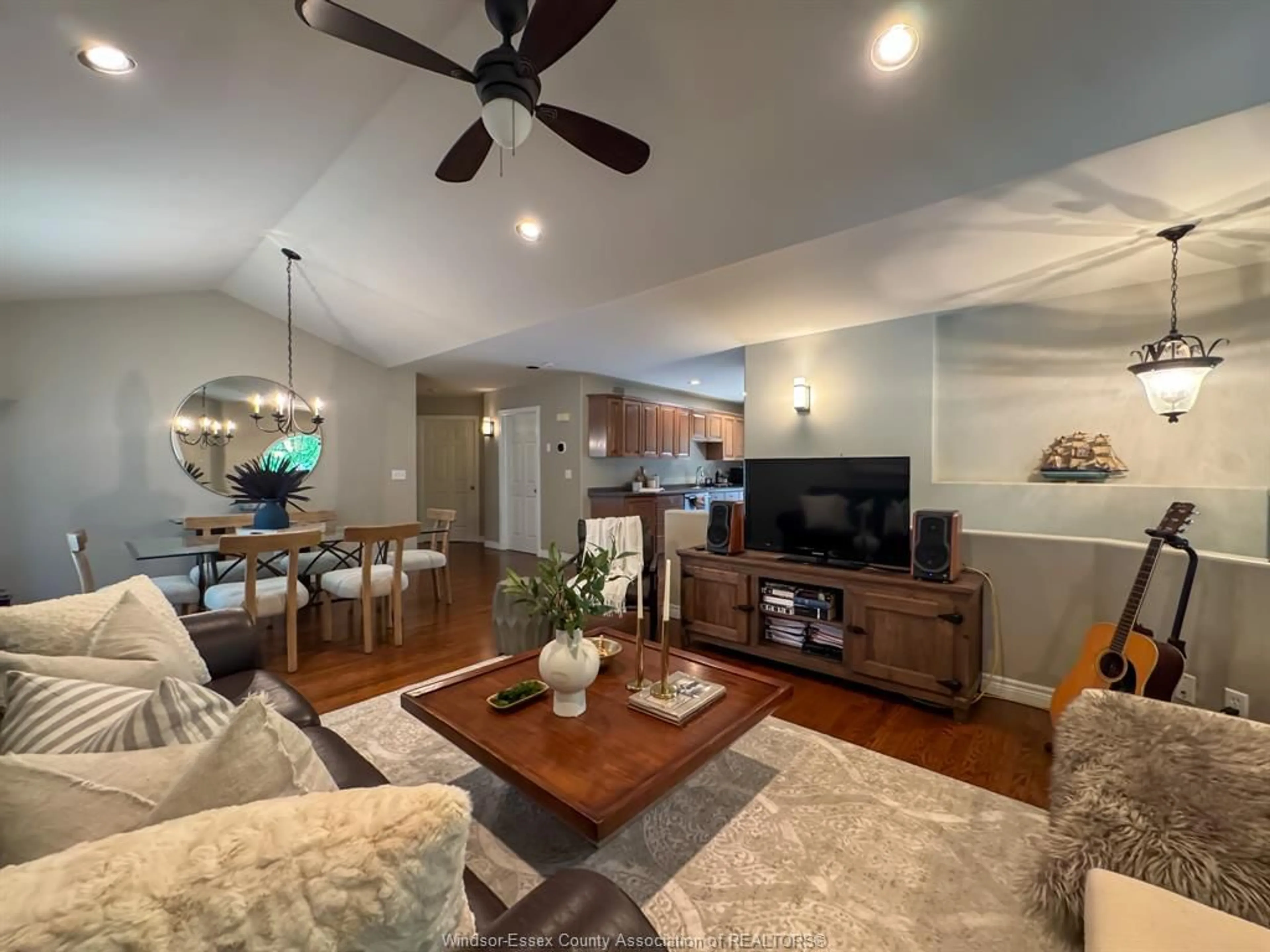 Living room with furniture, wood/laminate floor for 1950 RANDOLPH Ave, Windsor Ontario N9B 2W5