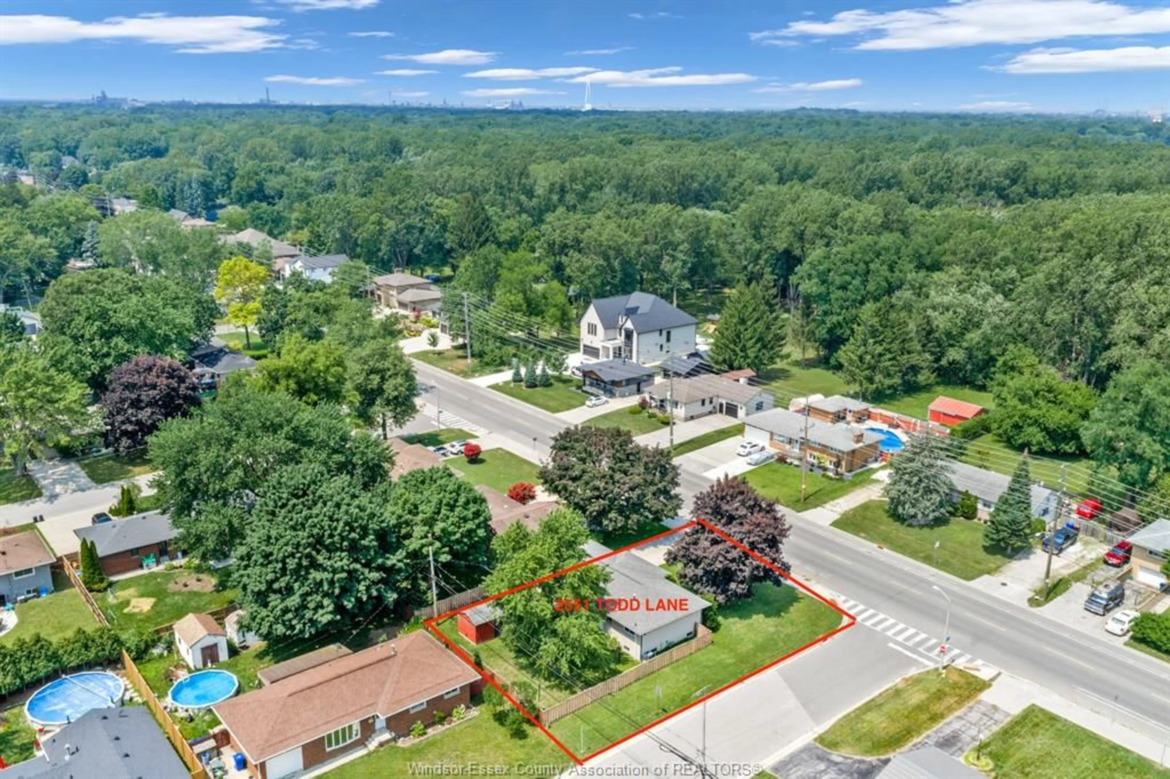 A pic from outside/outdoor area/front of a property/back of a property/a pic from drone, unknown for 2551 Todd Lane, LaSalle Ontario N9H 1L7
